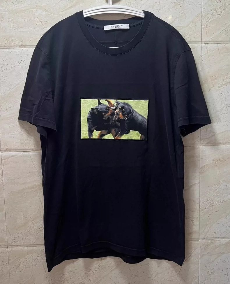 Other Givenchy Short-Sleeved T-Shirt with Appliquéd Dog Size US M / EU 48-50 / 2 - 1 Thumbnail