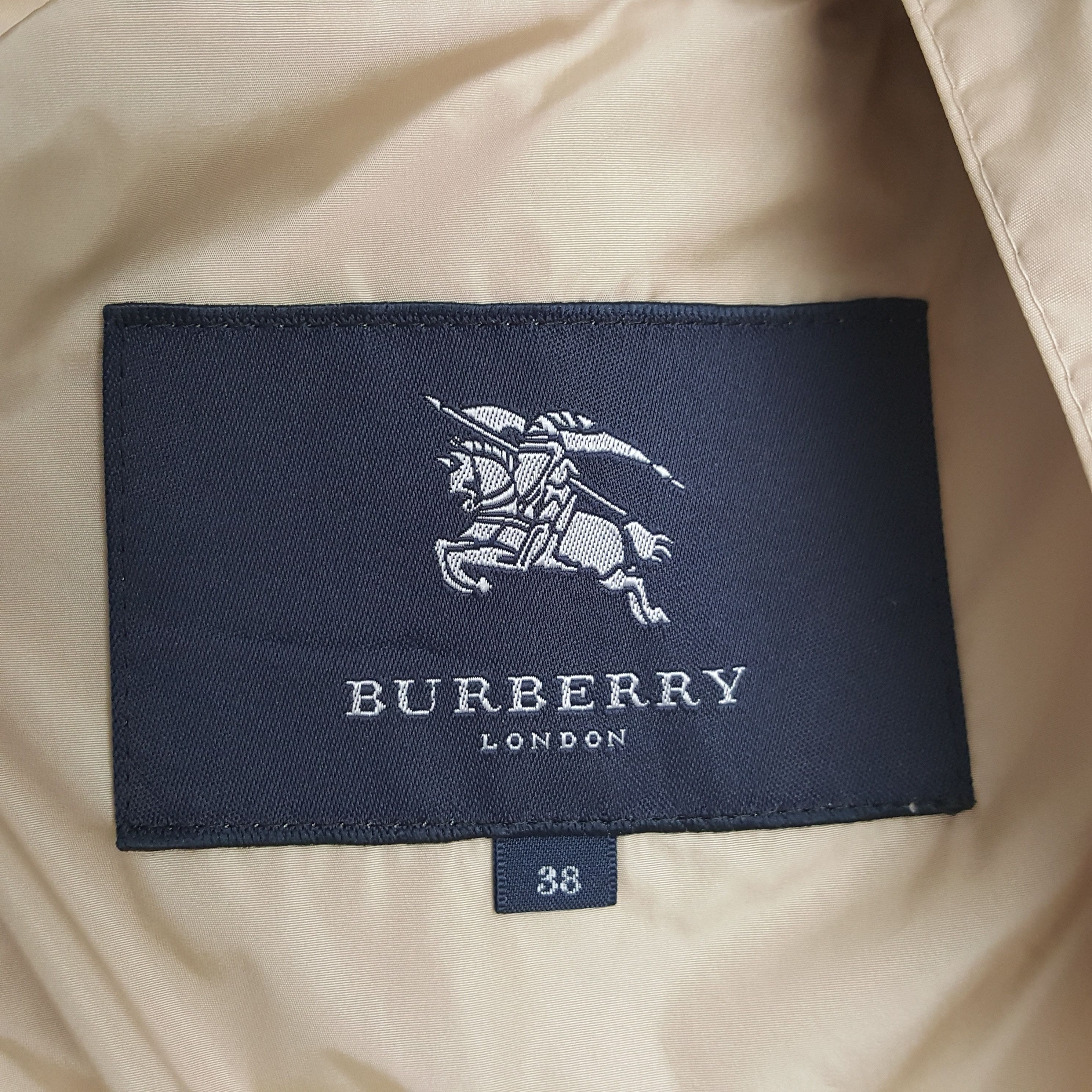Burberry × Vintage Vintage Burberry London Italian Brand Windbreaker Jacket Size US M / EU 48-50 / 2 - 4 Thumbnail