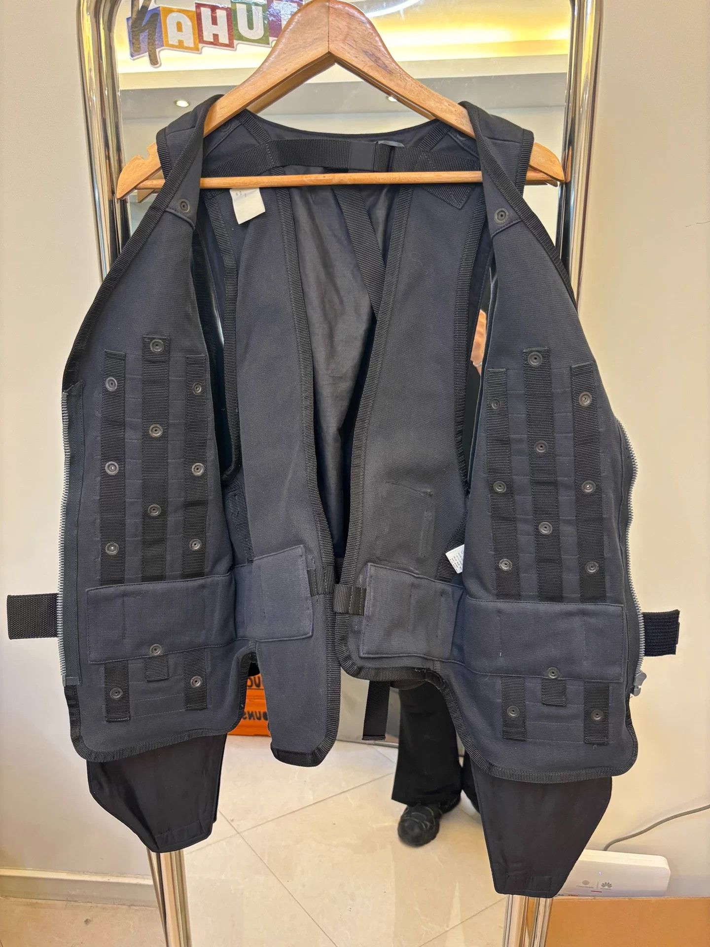 N.Hoolywood n.hoolywood archive military vest F 99% new rare Size US M / EU 48-50 / 2 - 7 Thumbnail