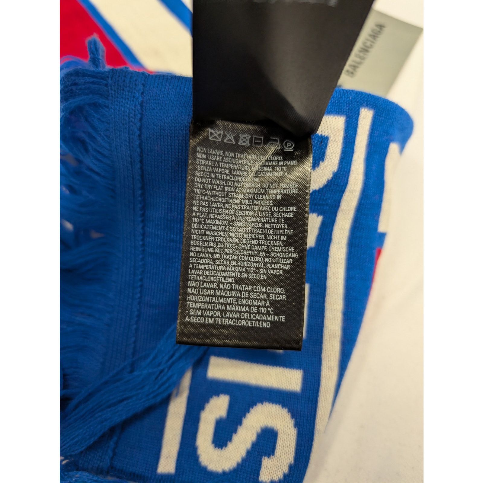 Balenciaga o1rshd1 Size: OS / Q:2 / Football Scarf in Blue/Multicolor Size ONE SIZE - 16 Thumbnail