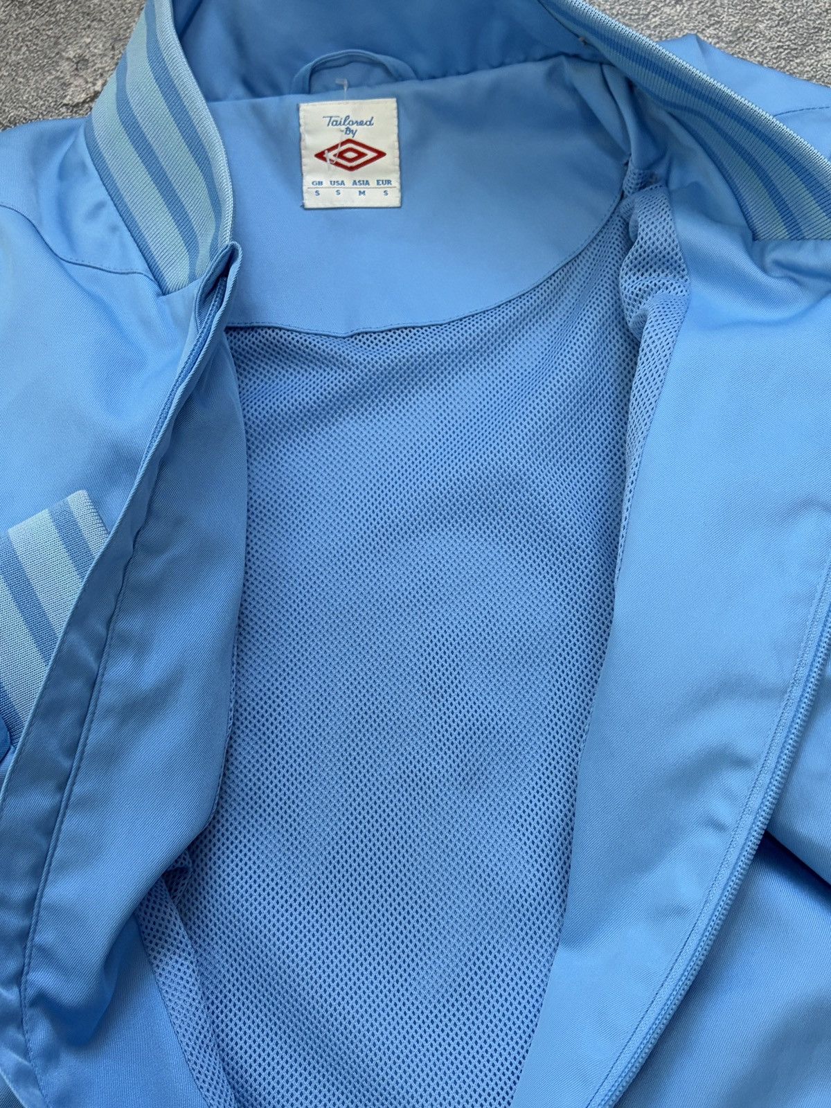 Umbro Vintage Man City 11/12 Umbro Anthem Jacket Sky Blue S Size US S / EU 44-46 / 1 - 7 Thumbnail