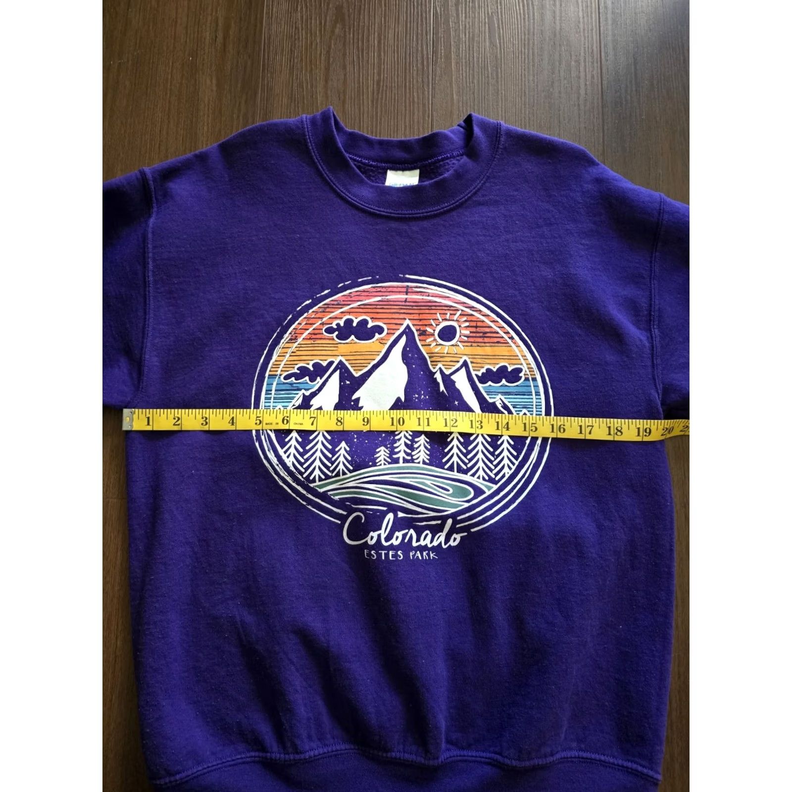 Vintage VINTAGE Gilden Sweatshirt Unisex Medium Purple Crew Neck Long Sleeve Logo Graphic Print Animals Nature Outdoor USA Hiking Camping All Seasons Size US M / EU 48-50 / 2 - 4 Thumbnail