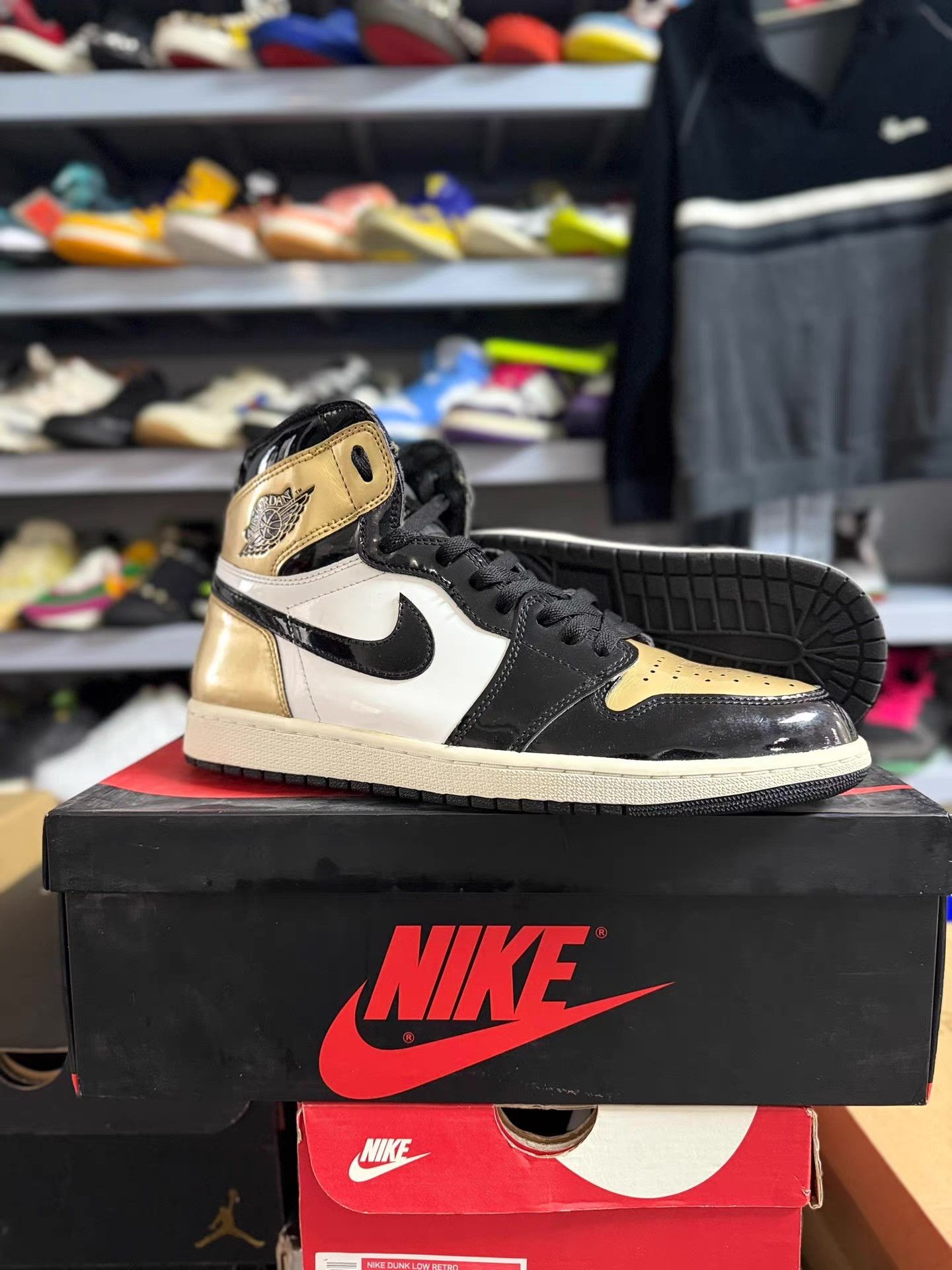 Nike Air Jordan 1 Black Gold Toe Ｑ20 Size US 11 / EU 44 - 1 Thumbnail