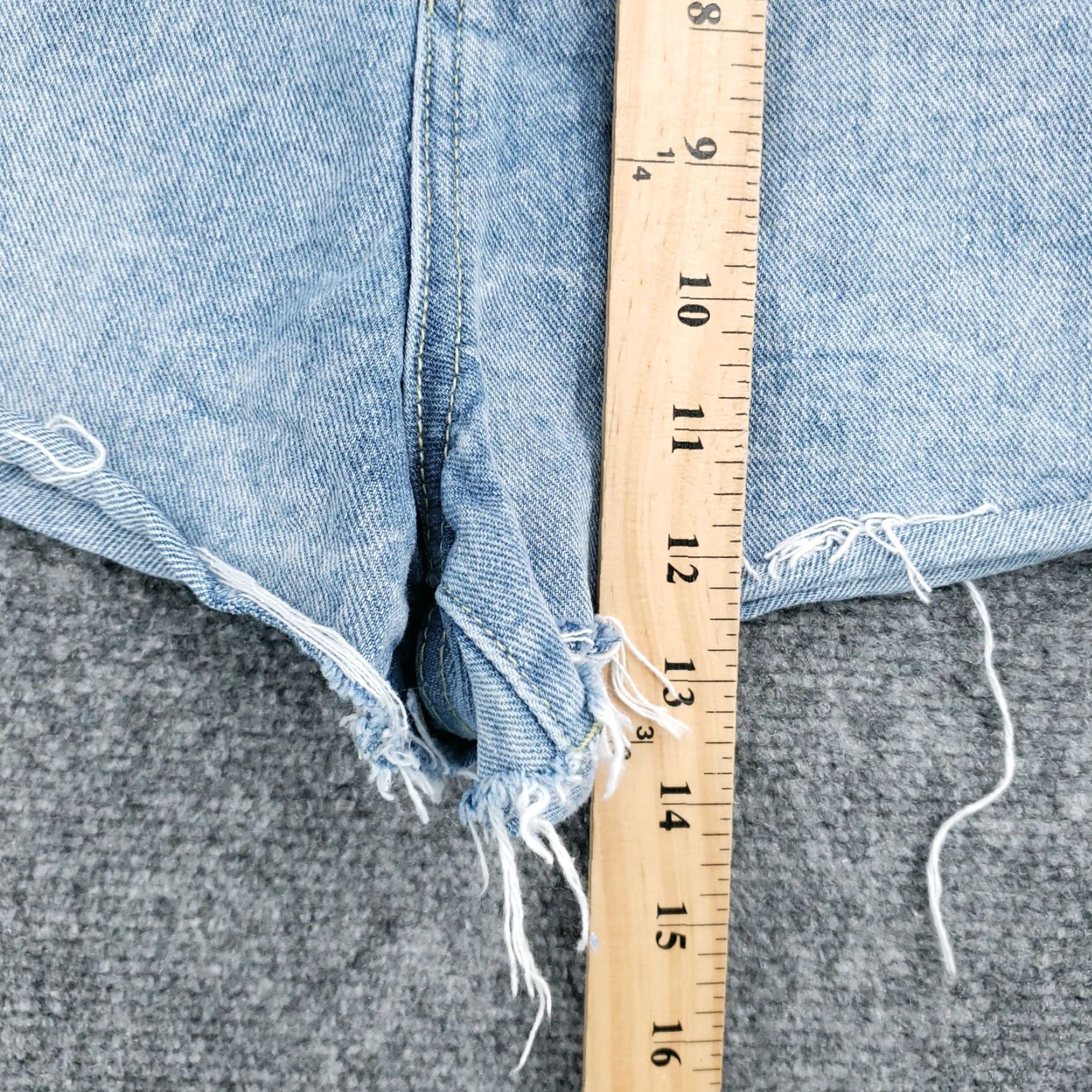 PrettyLittleThing Pretty Little Thing Shorts Womens 6 Blue Mom High Rise Denim Light Wash Spring Summer 6 Womens Blue Jeans Shorts Size 28" / US 6 / IT 42 - 3 Thumbnail