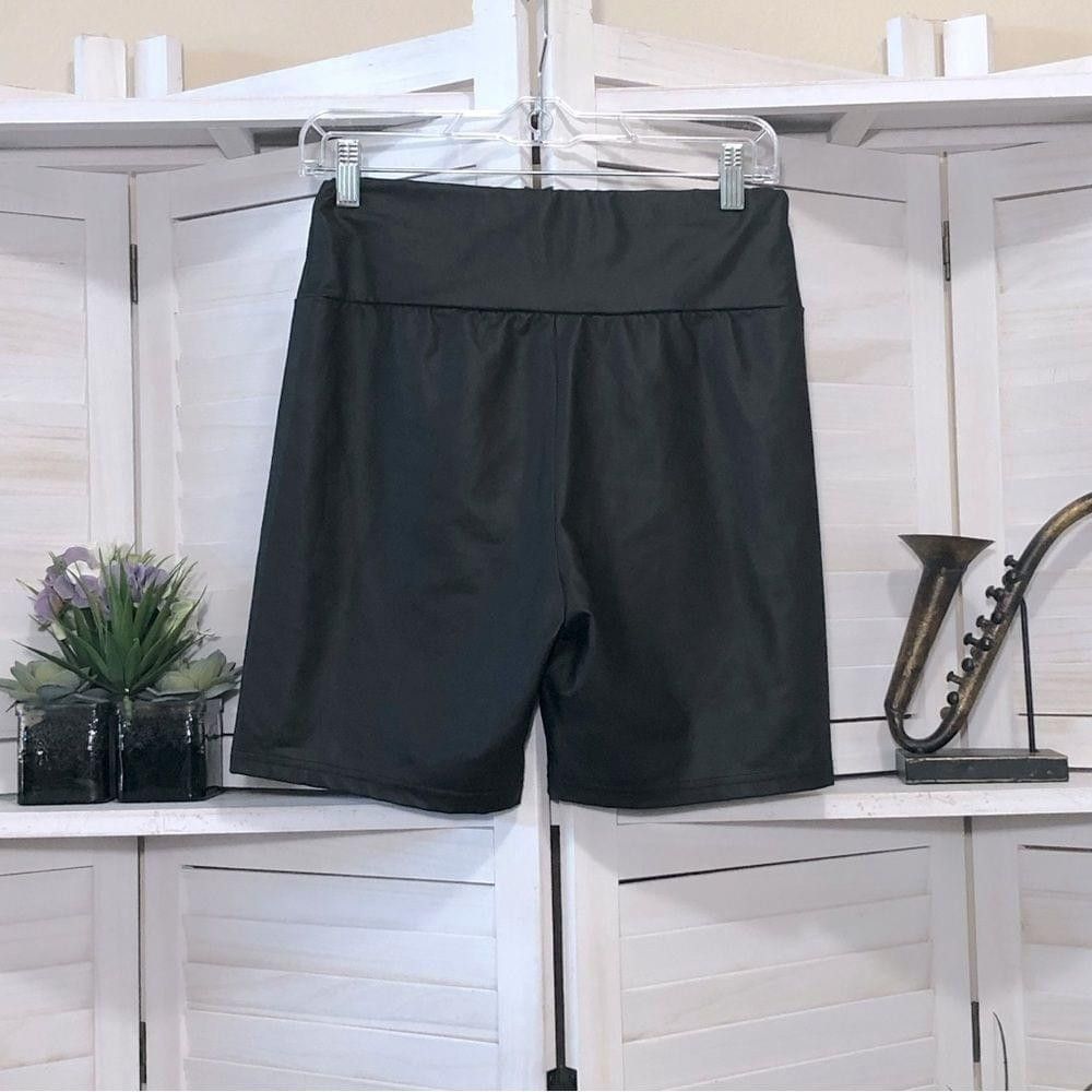 Shein NWOT Shein faux leather style shiny black biker shorts sz M Size 28" / US 6 / IT 42 - 2 Thumbnail
