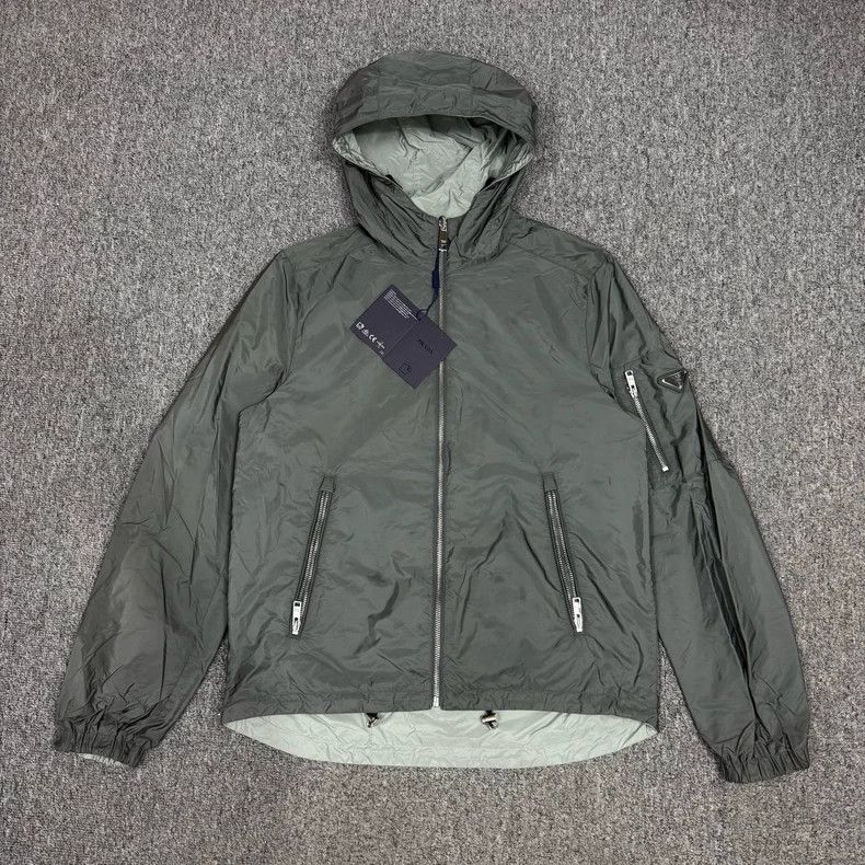 Prada Prada Re-Nylon Reversible Windbreaker Jacket - dmc Size US L / EU 52-54 / 3 - 1 Thumbnail