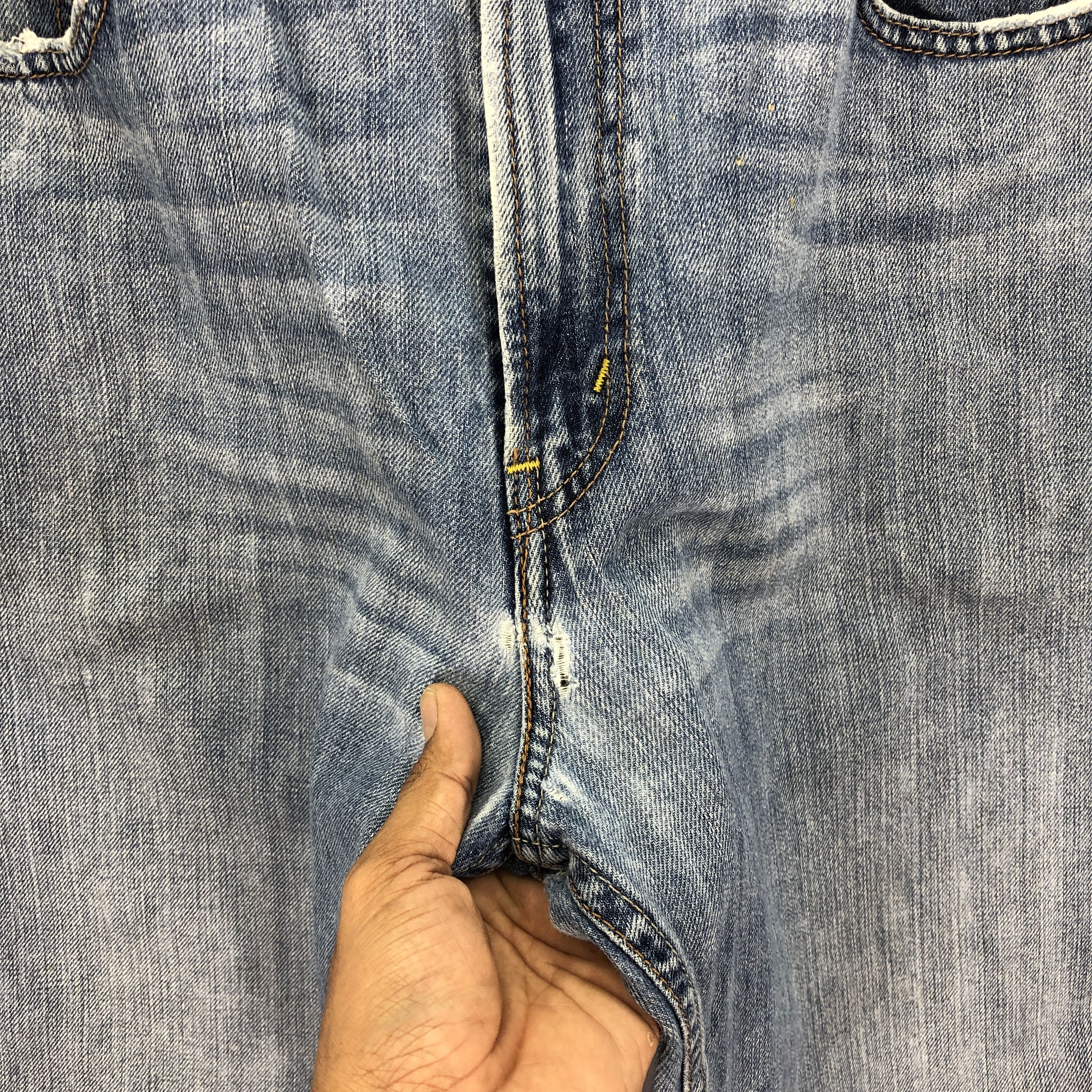 Levi's Vintage Y2K Levis 569 Baggy Jeans Faded Light Wash Denim Size US 32 / EU 48 - 12 Thumbnail