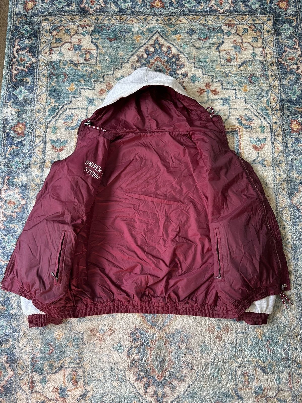Vintage Vintage Universal Studios Reversible Zip-up Jacket Size XL Size US XL / EU 56 / 4 - 7 Thumbnail