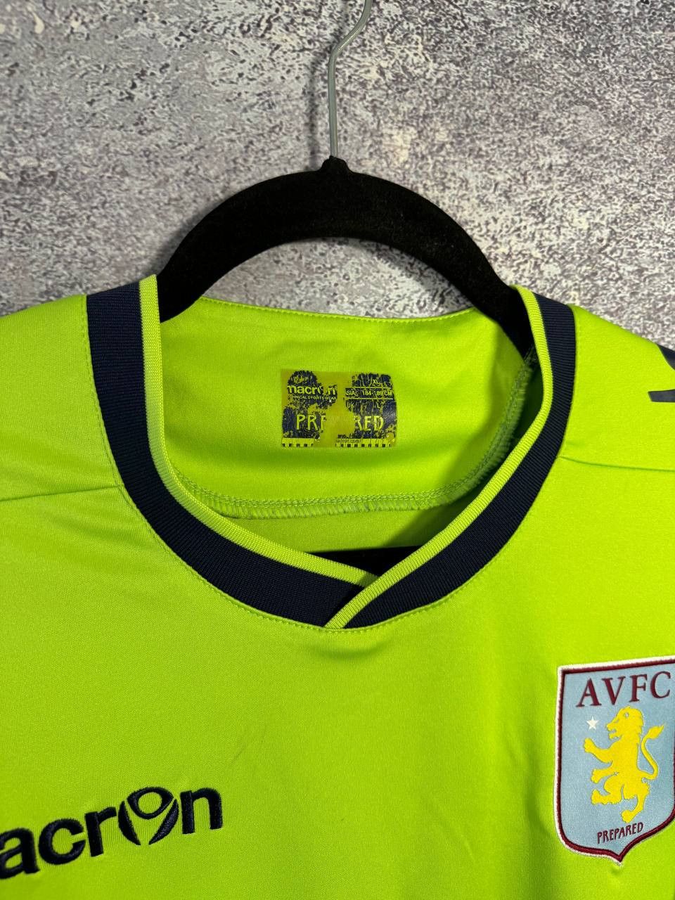 Macron × Vintage Vintage Aston Villa 2013/14 Macro Soccer Jersey Size US XL / EU 56 / 4 - 7 Thumbnail