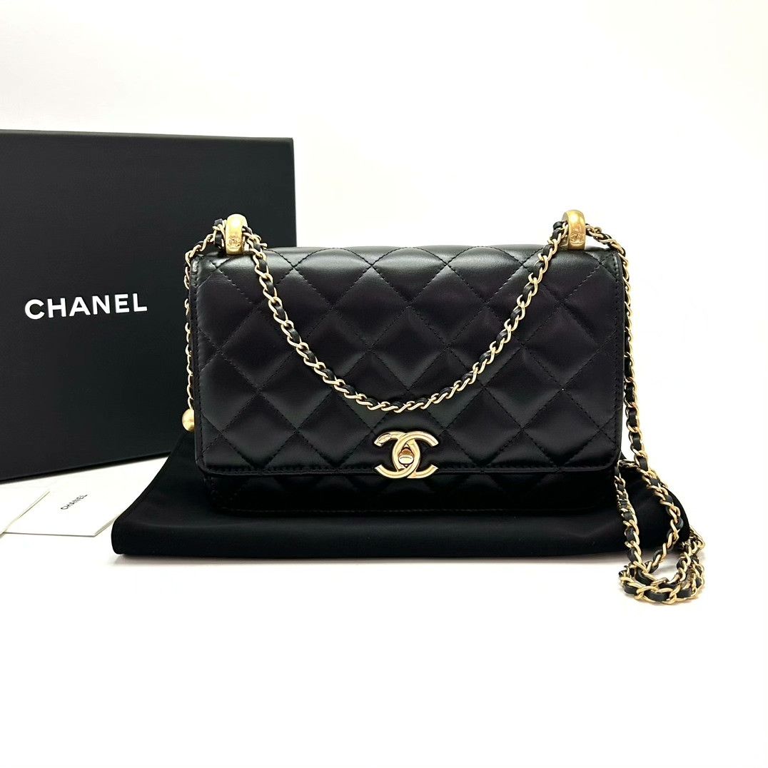 Chanel Pre-loved Bag Very good condition Size ONE SIZE - 1 Thumbnail