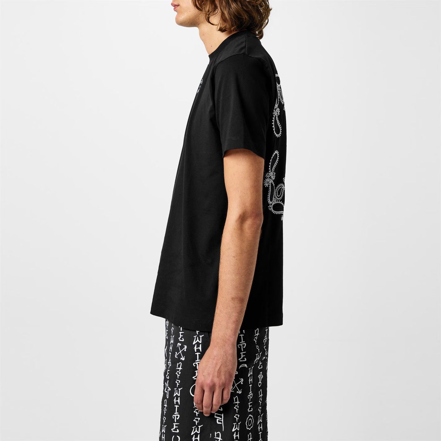 Off-White o1g2r1mq0226 Bandanna Skate Crew Neck T-Shirt In Black Size US L / EU 52-54 / 3 - 5 Thumbnail