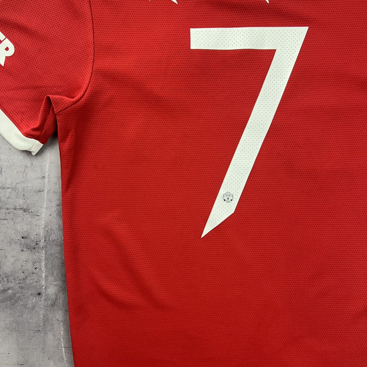 Other Rare! Ronaldo 7 Adidas Manchester United Soccer Jersey Size US S / EU 44-46 / 1 - 19 Thumbnail