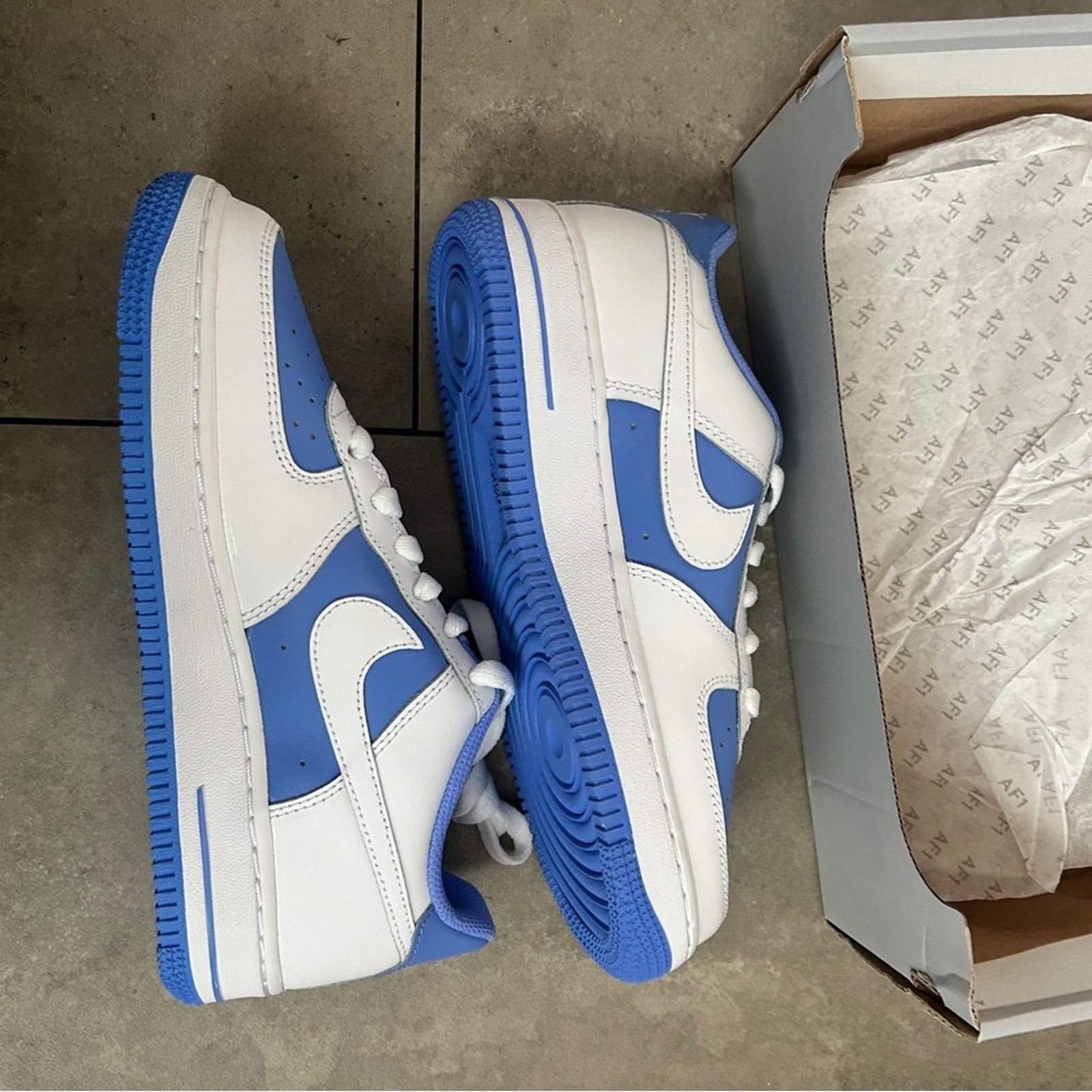 Nike NEW Nike Air Force 1 Low white light blue GS 5.5 youth 7 W Size US 7 / IT 37 - 5 Thumbnail