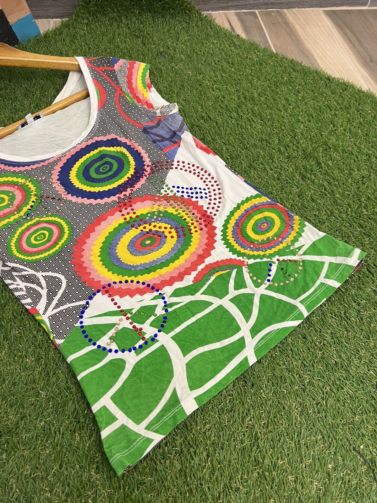 Moschino Vintage Moschino 'peace signs' Crazy Pattern Tank Top Size M / US 6-8 / IT 42-44 - 4 Thumbnail