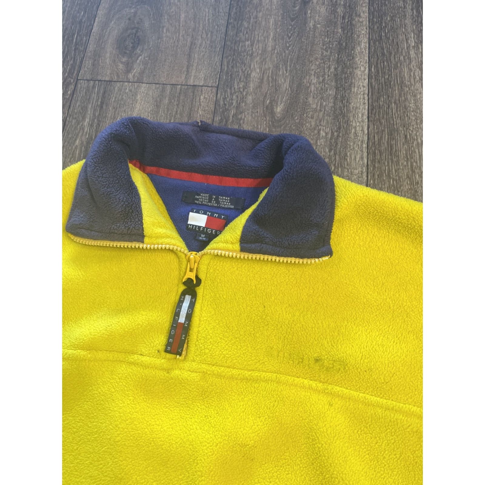 Tommy Hilfiger VINTAGE Tommy Hilfiger Yellow Quarterzip Fleece Sweatshirt M Adult Men Medium pullover fleece sweatshirt Size US M / EU 48-50 / 2 - 2 Thumbnail