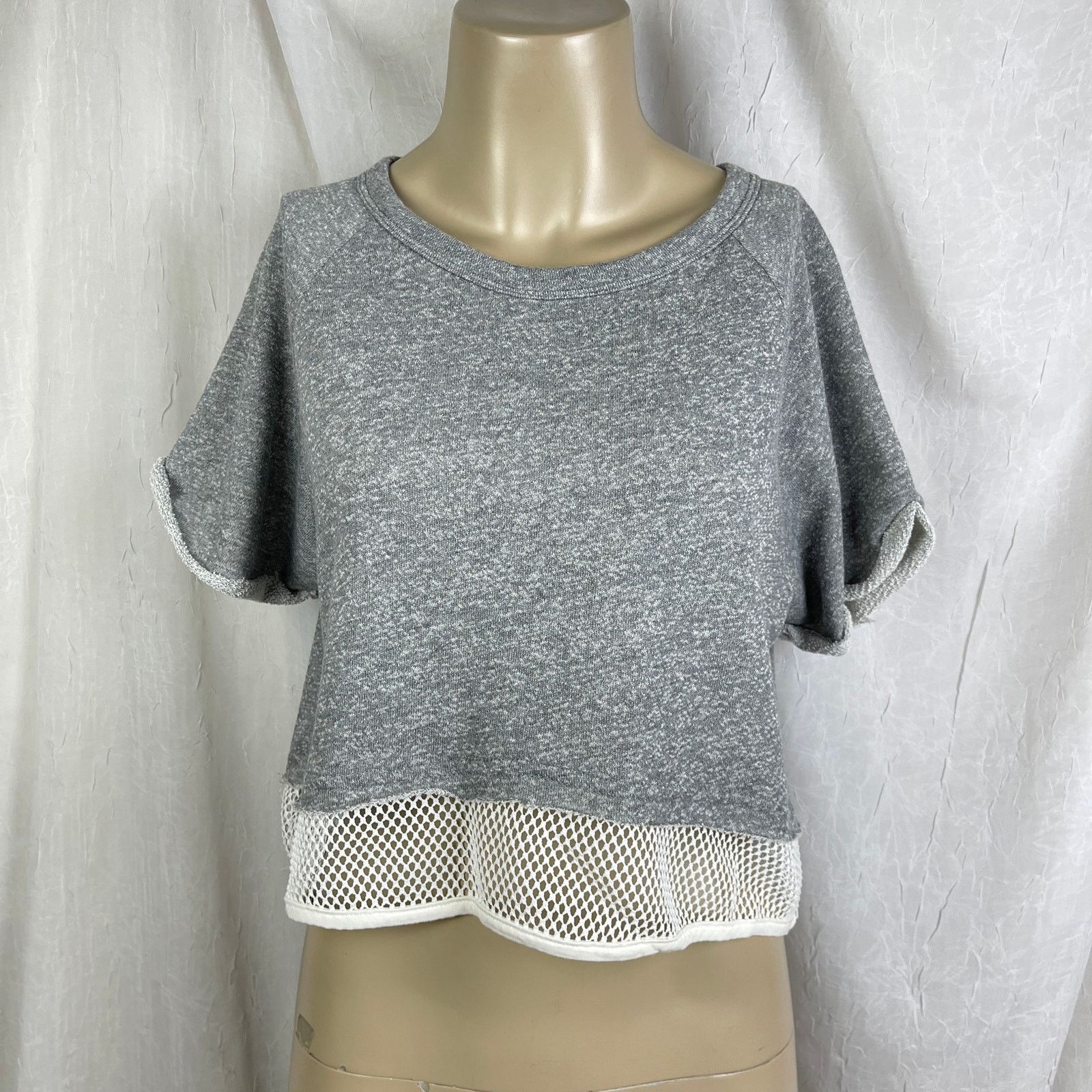 Forever 21 Forever 21 Grey Crop Sweatshirt White Mesh Athletic Top NWT Size L / US 10 / IT 46 - 1 Thumbnail