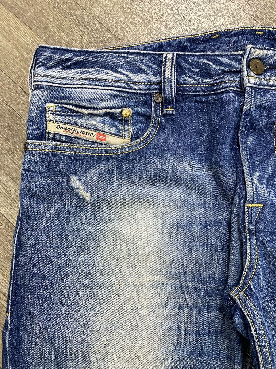 Diesel 2000s Diesel Distressed Faded Lgb Style Bootcut Flared Jeans Size US 30 / EU 46 - 7 Thumbnail