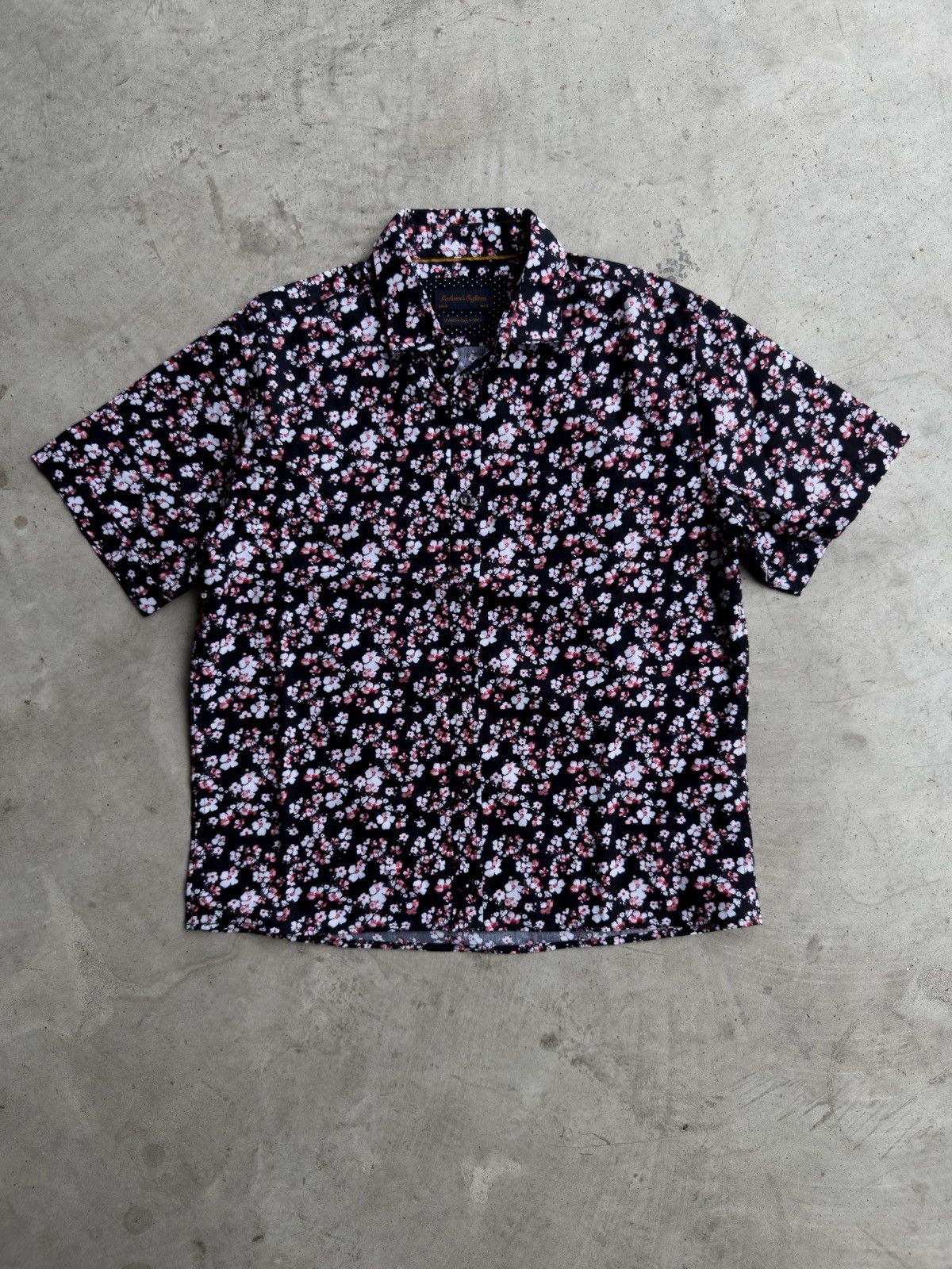 Other Cropped Boxy Black Floral Button Up Shirt Size US S / EU 44-46 / 1 - 1 Thumbnail