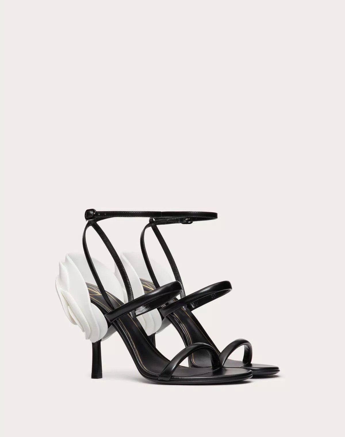 Valentino o1s1wg110426 Rroserouche Sandals 1959 in Calfskin in Black Size US 10 / IT 40 - 2 Thumbnail