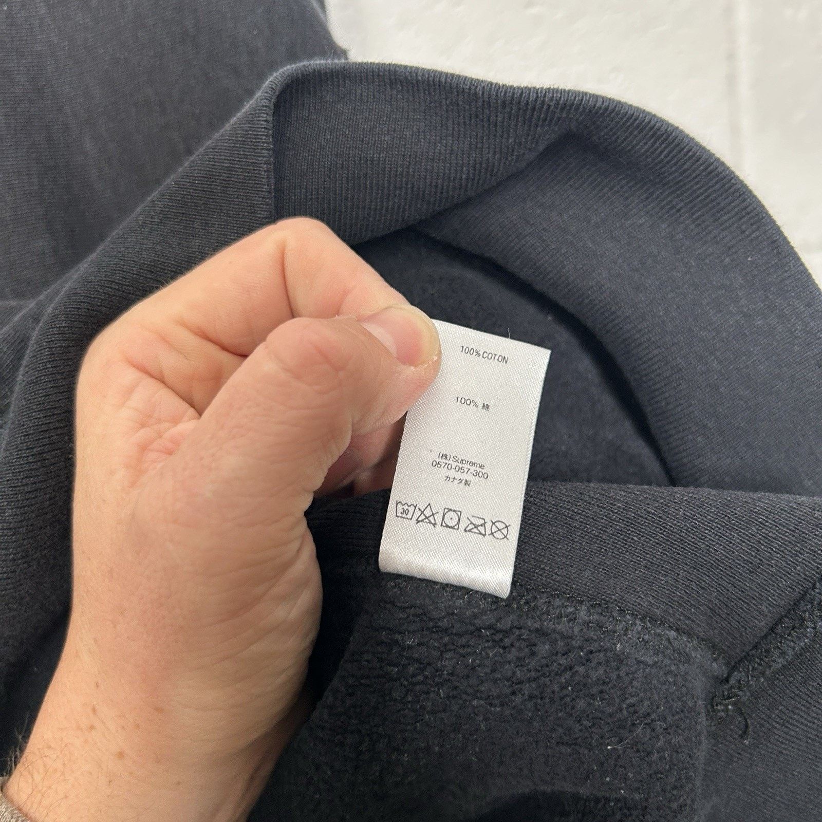 Supreme Supreme Gradient Sleeve Logo Hooded Sweatshirt “Black” FW18 Size US M / EU 48-50 / 2 - 13 Thumbnail