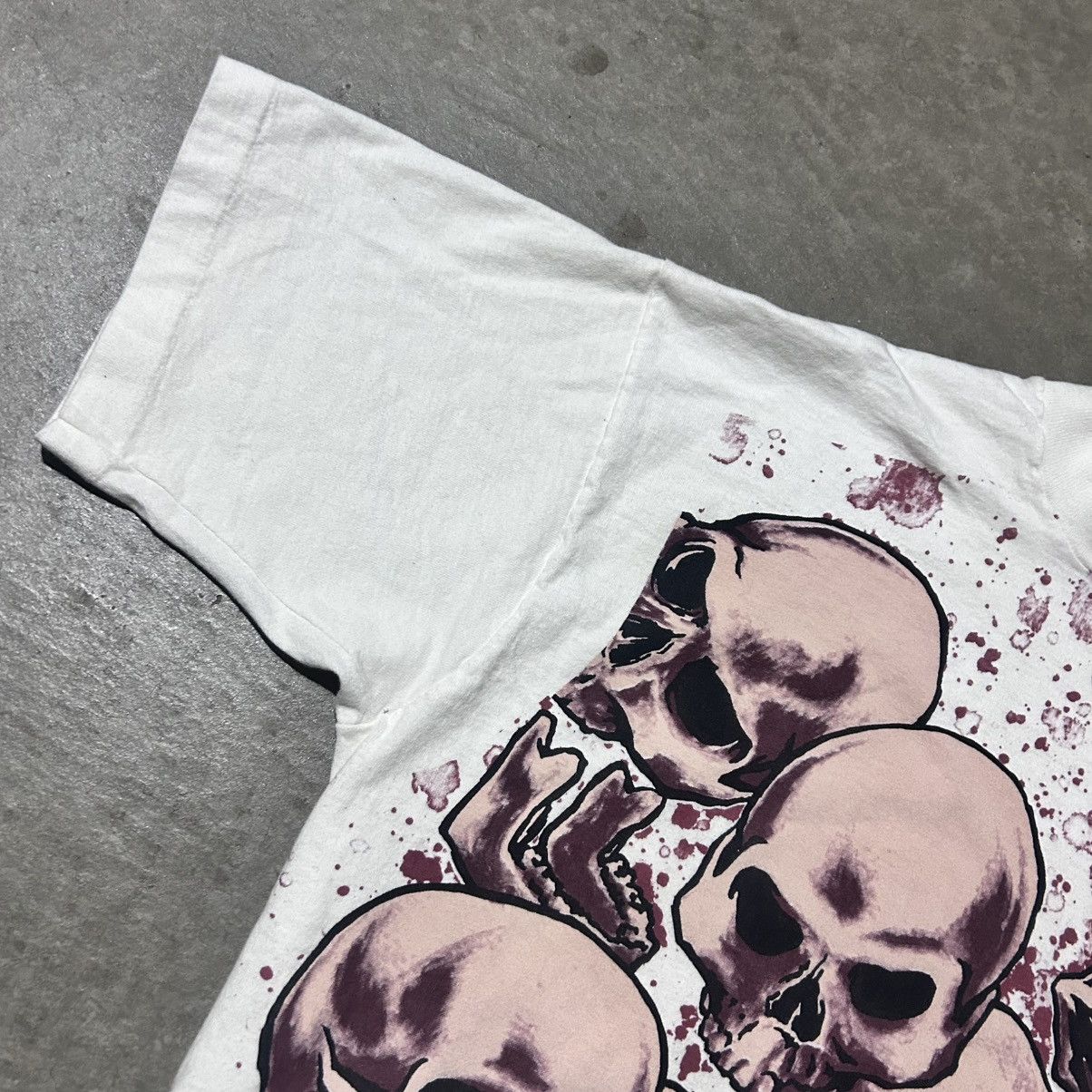Fruit Of The Loom 90s skull pile all over print tee shirt Size US XL / EU 56 / 4 - 5 Thumbnail