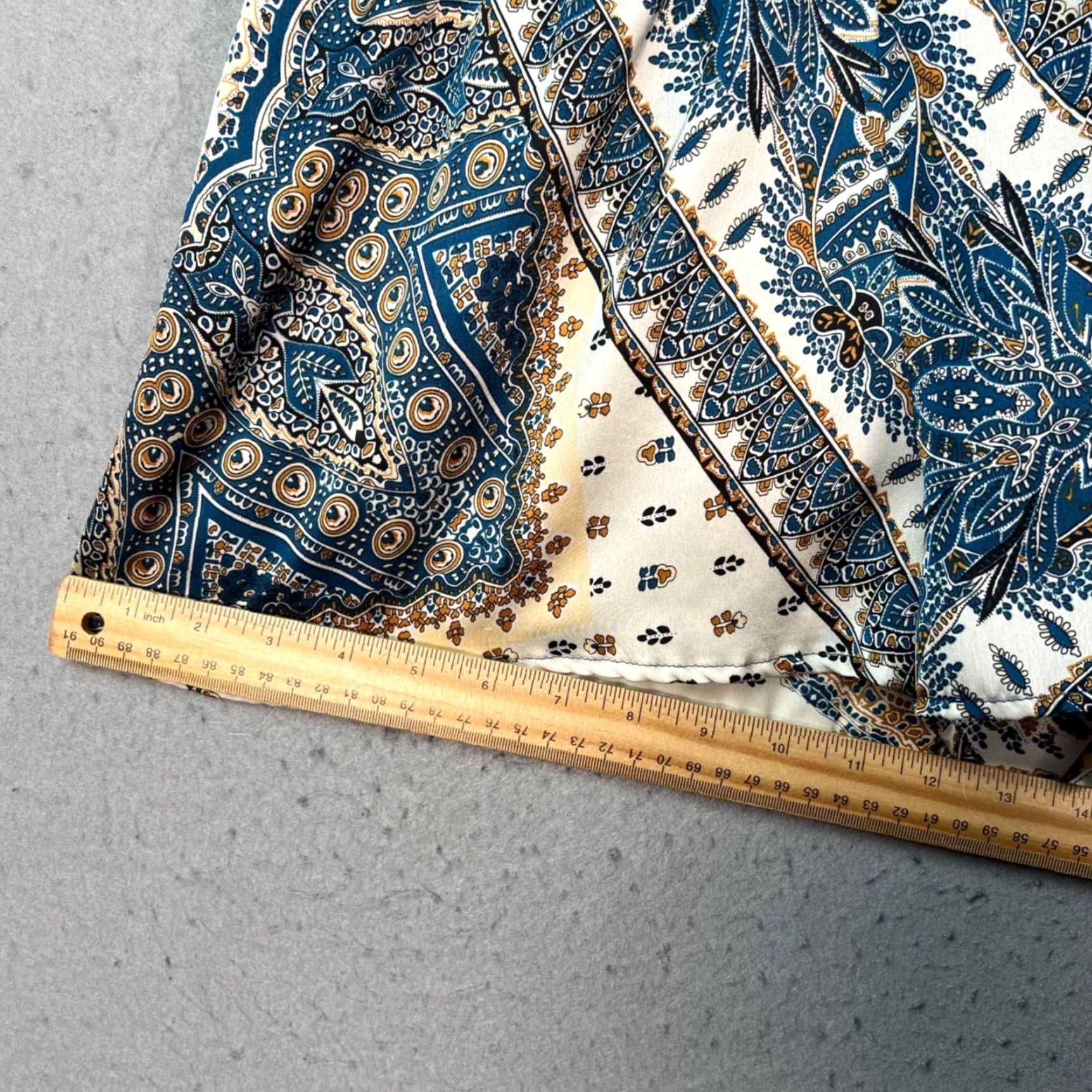 Cider Cider Womens High-Waist Bermuda Shorts Paisley Print Blue Summer M Light Weight Polyester Beige? Size 32" / US 10 / IT 46 - 7 Thumbnail