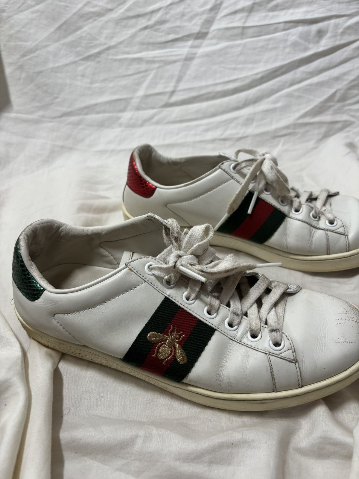 Gucci Gucci Shoes Women's Ace Golden Bees Supreme Leather Sneaker Size US 8 / IT 38 - 3 Thumbnail