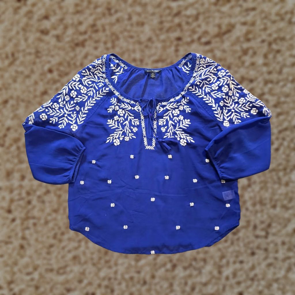 American Eagle Outfitters American Eagle Outfitters Blouse Womens Small Blue Sheer Embroidered Peasant Casual 3/4 Sleeve V-Neck Chiffon Polyester Polyester Size S / US 4 / IT 40 - 1 Thumbnail