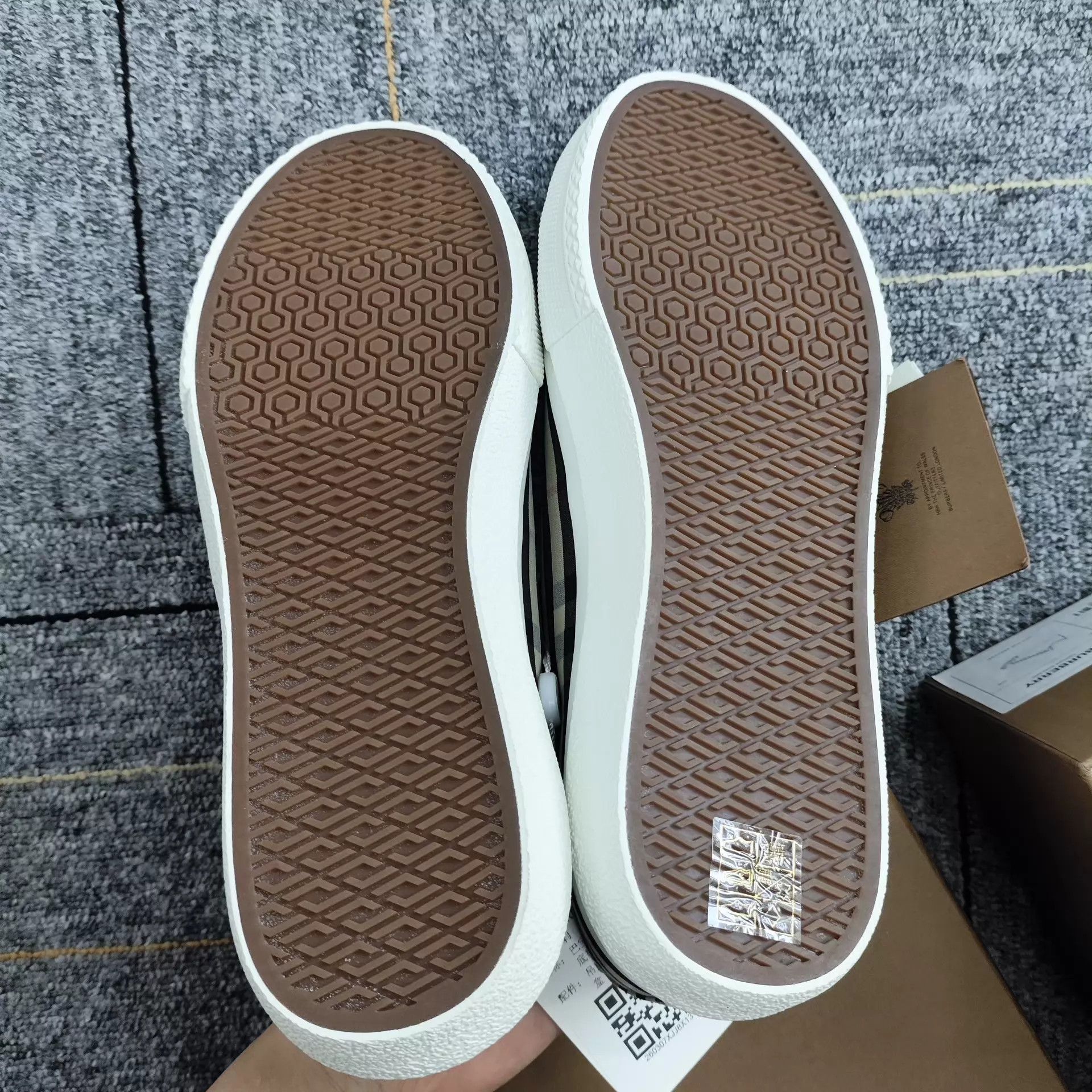 Burberry Burberry Brown Canvas Check Flats 41 New Unused Size US 8 / EU 41 - 5 Thumbnail