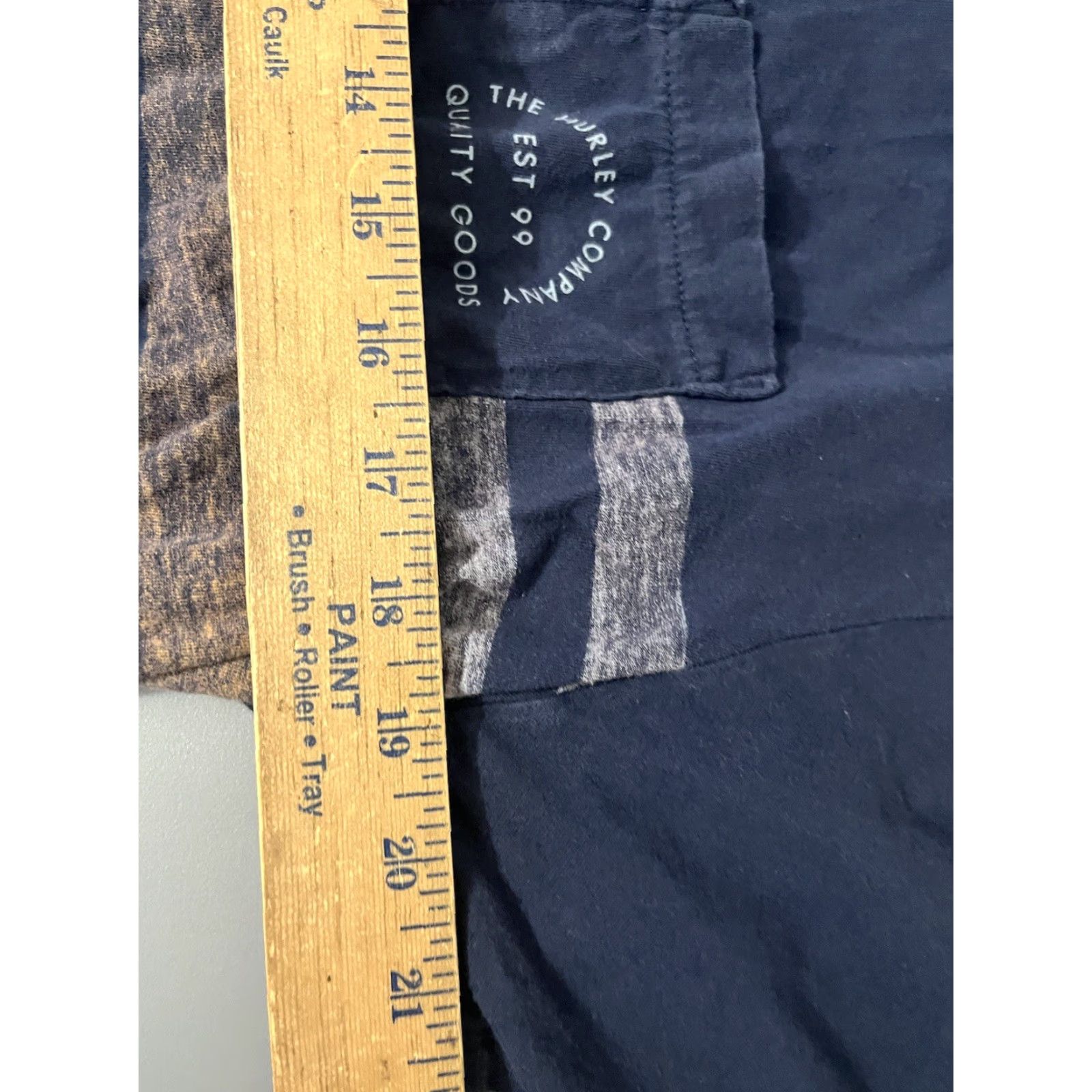Hurley VINTAGE Hurley T-Shirt Mens Size L Short Sleeve Blue Grunge 90s Mens Size US L / EU 52-54 / 3 - 6 Thumbnail