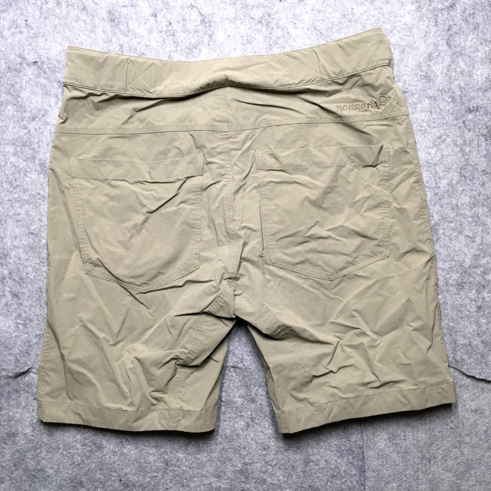 Vintage Norrøna Bitihorn Lightweight Hiking Shorts Mens 36 Beige 10" Inseam Nylon Pocket Adjustable Waist - Mens Large Regular Fit, 10 in Inseam, Beige Size US 33 - 6 Thumbnail