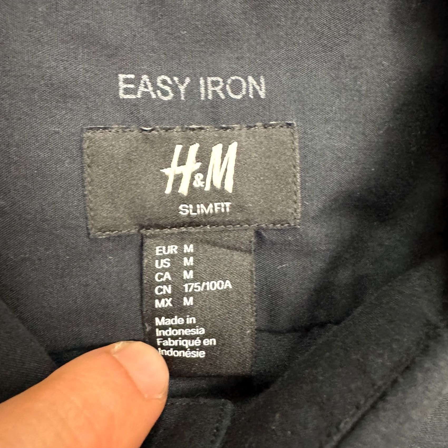 H&M H&M Slim Fit Easy Iron Dress Shirt Mens M Black Long Sleeve Classic Work Shirt Size 40R - 4 Thumbnail