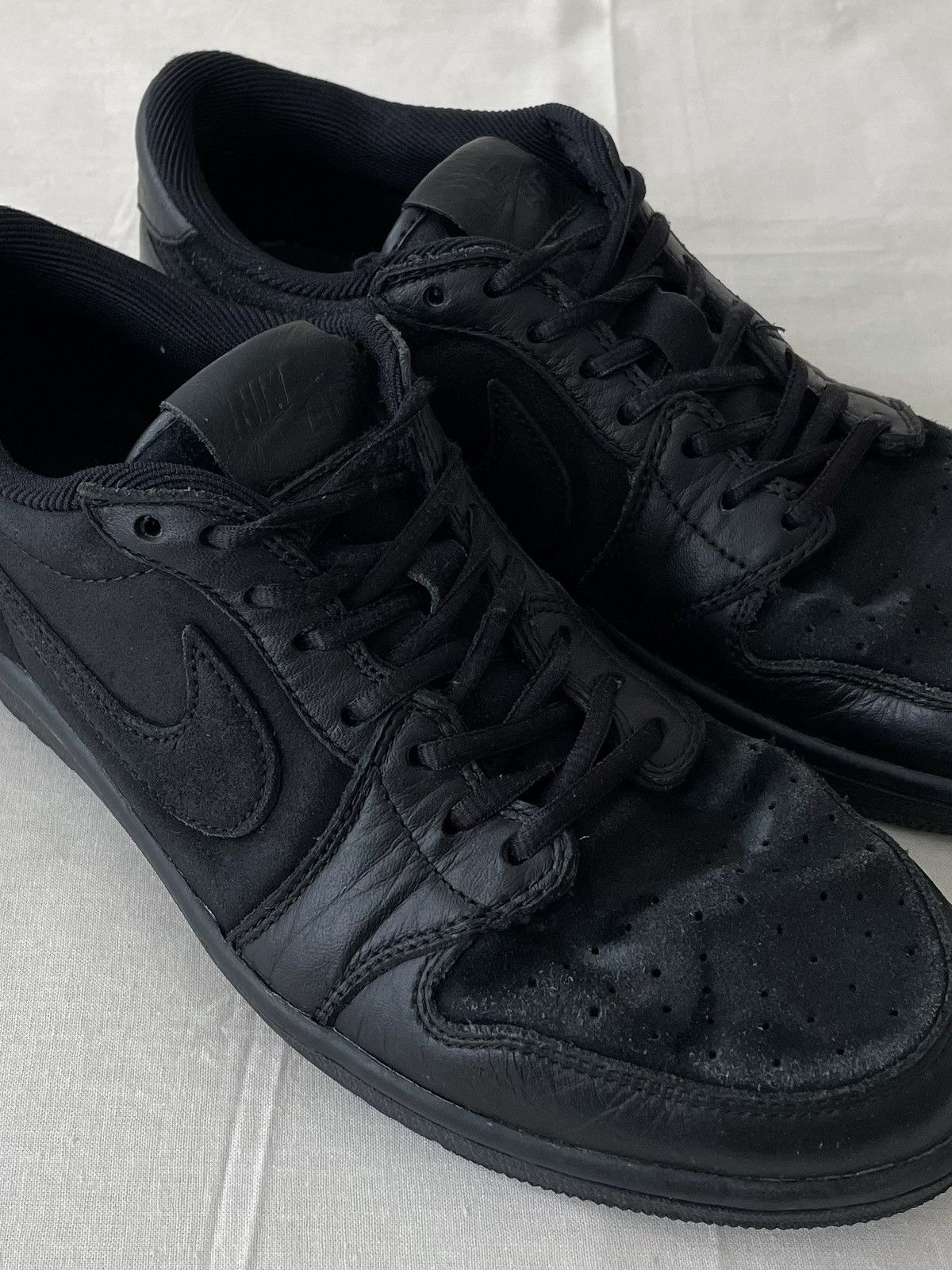 Jordan Brand Nike Air Jordan 1 Low Premium Tripple Black JP 919701-010 Size US 9 / EU 42 - 3 Thumbnail