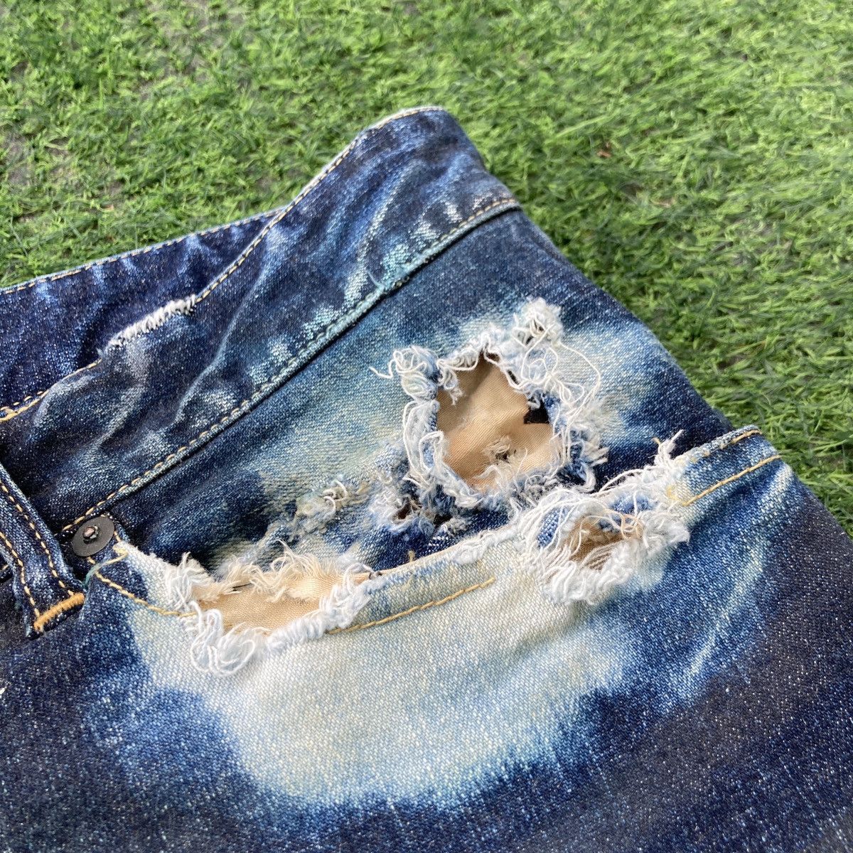 If Six Was Nine LE GRANDE BLEU (L.G.B) RIPPED JEANS Size US 32 / EU 48 - 10 Thumbnail