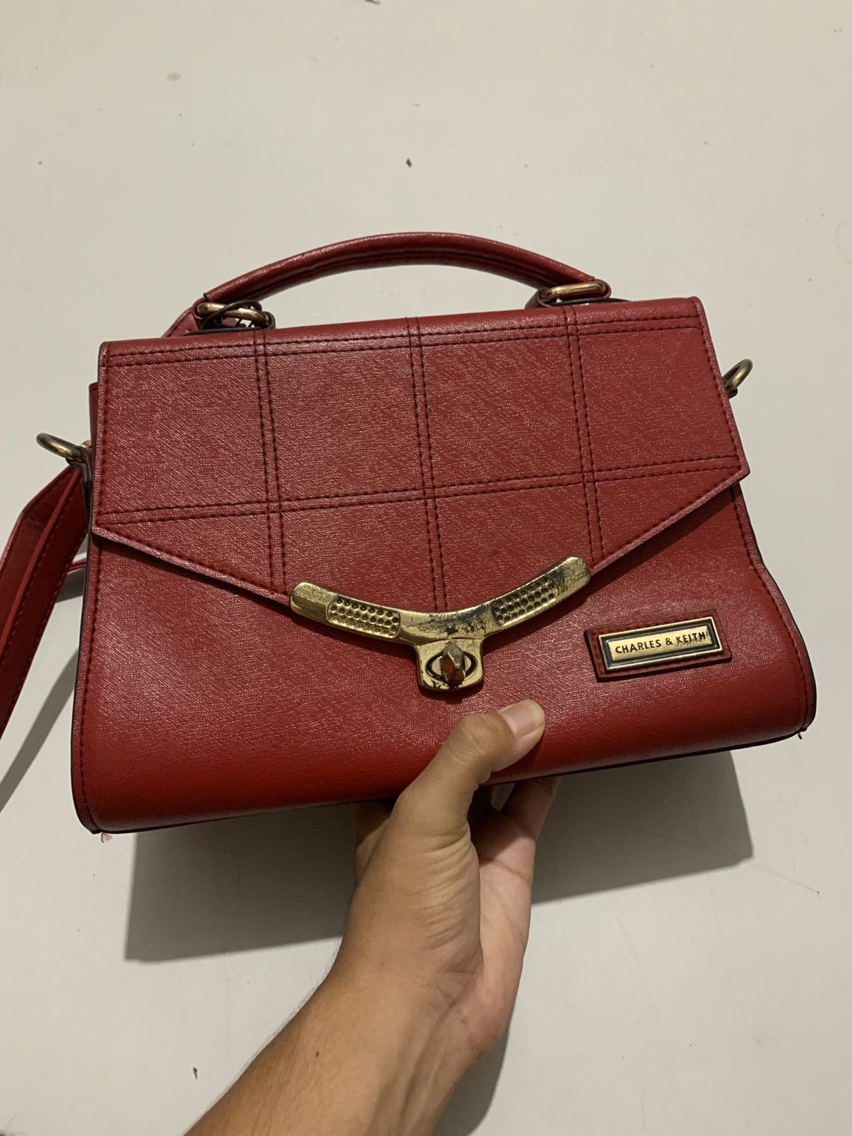 Charles Jourdan Sling Bag Leather Red Charles & Keith Y2K Authentic Size ONE SIZE - 1 Thumbnail