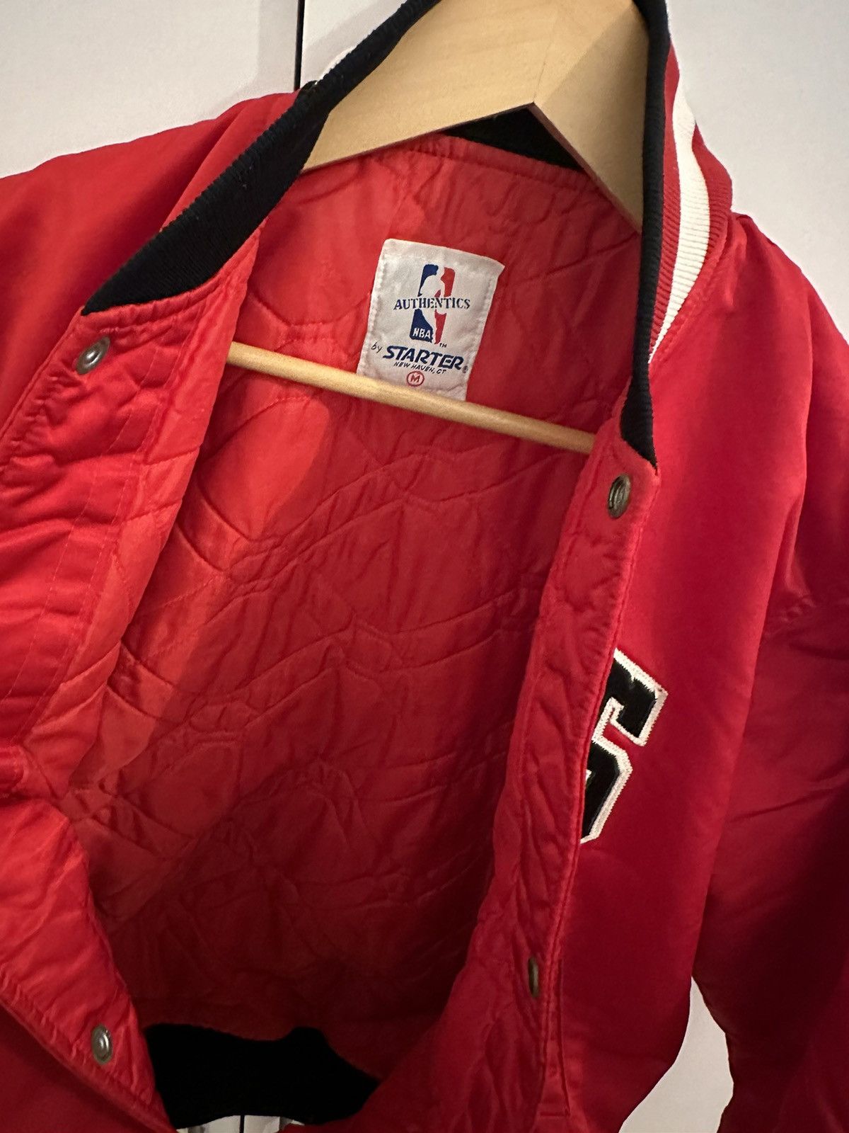Starter Starter Jacket Chicago Bulls Size M NBA Vintage Starter Size US M / EU 48-50 / 2 - 8 Thumbnail
