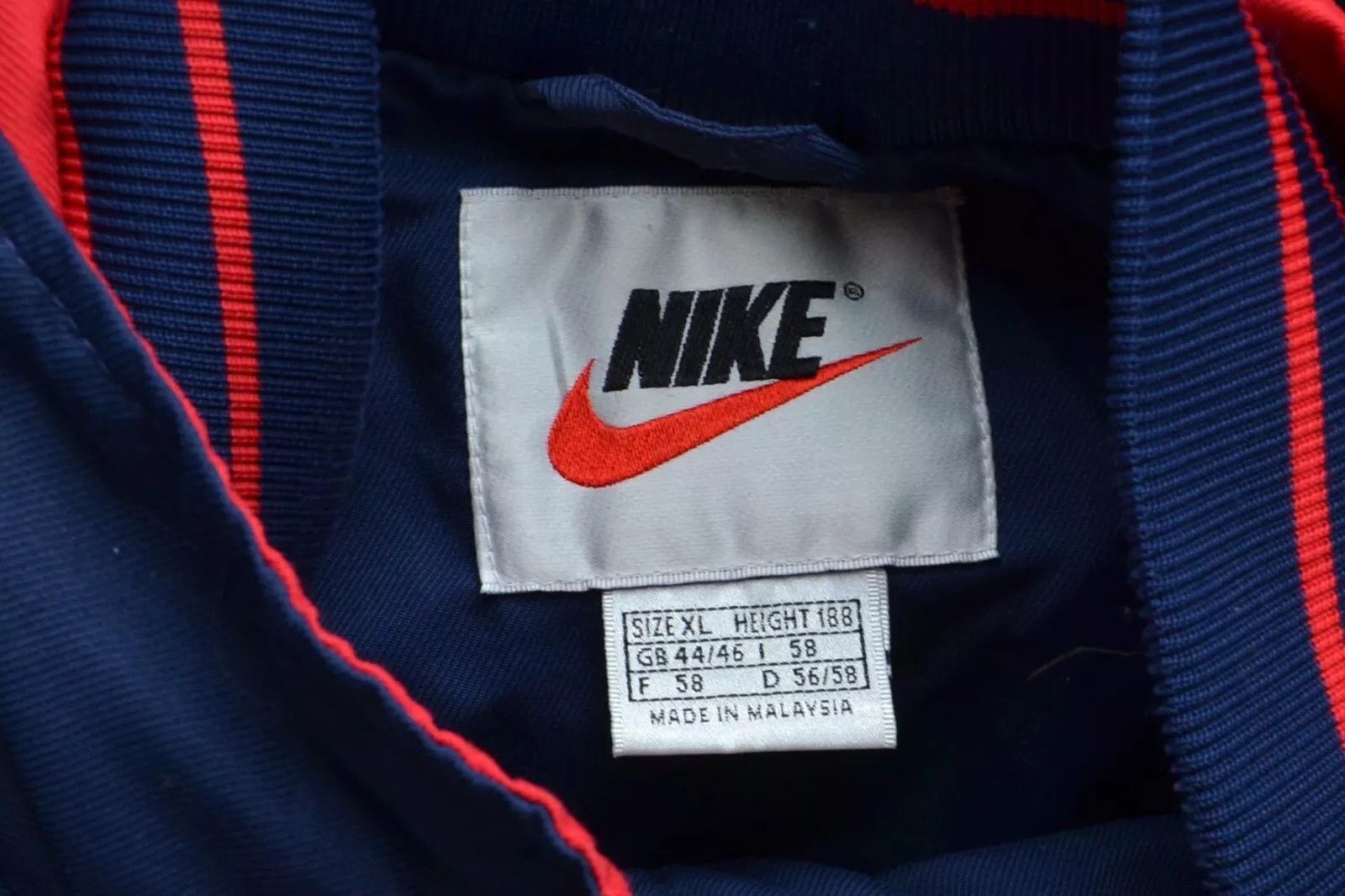 Nike ENGLAND 1996/1998 RUGBY UNION BENCH JACKET NIKE XL ADULT Size US XL / EU 56 / 4 - 8 Thumbnail