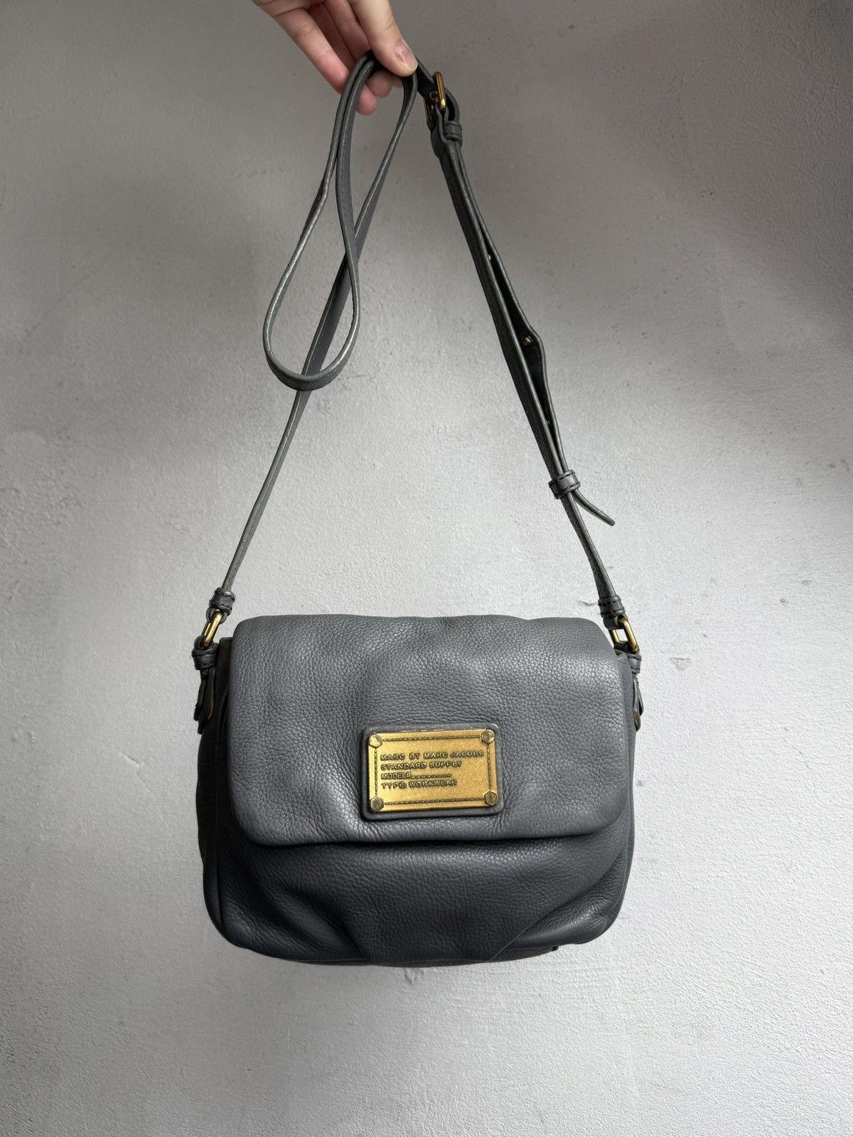 Marc by Marc Jacobs Marc By Marc Jacobs Grey Leather Crossbody Shoulder Bag y2k Size ONE SIZE - 1 Thumbnail