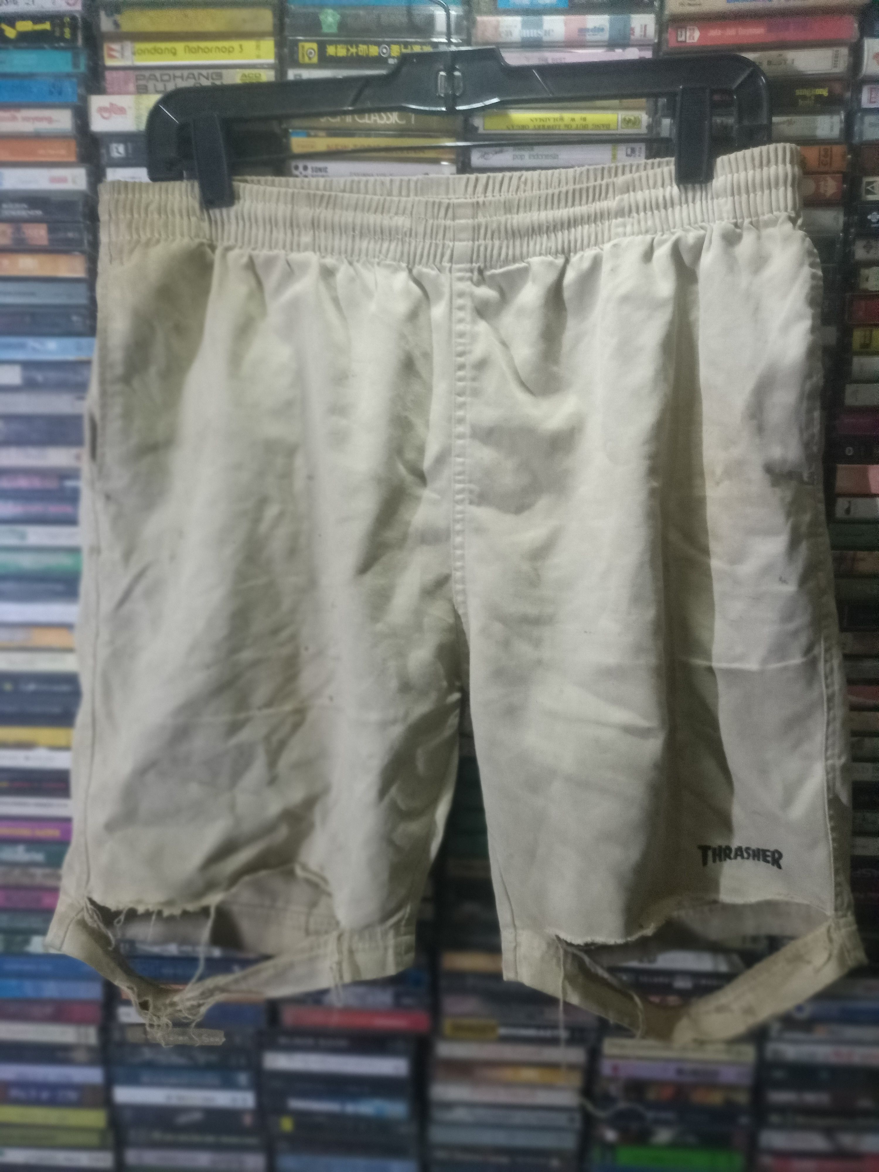 Thrasher 2000s Thraser Distressed Elastic Waist short Size US 39 - 1 Thumbnail