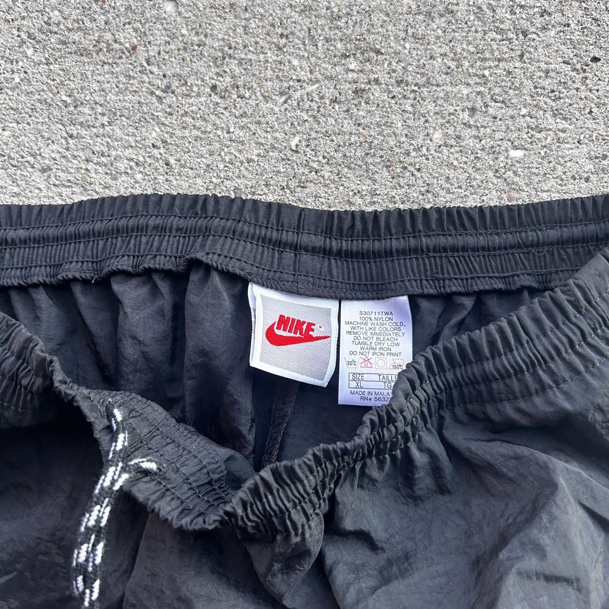 Nike × Vintage vintage 90s nike gray tag joggers Size US 36 / EU 52 - 5 Thumbnail