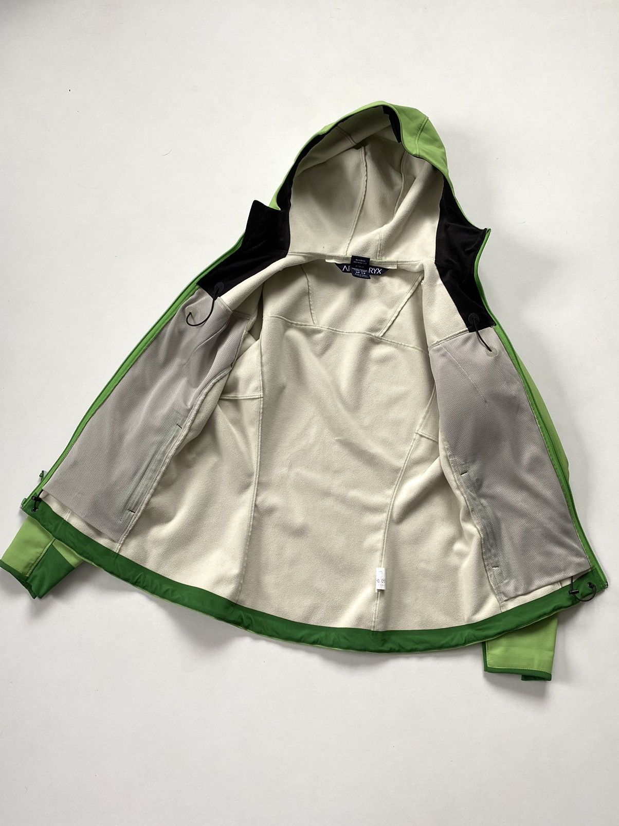 Arc'teryx × Vintage Vintage Arcteryx Epsilon SV Vintage Hoody Lime Size S / US 4 / IT 40 - 11 Thumbnail