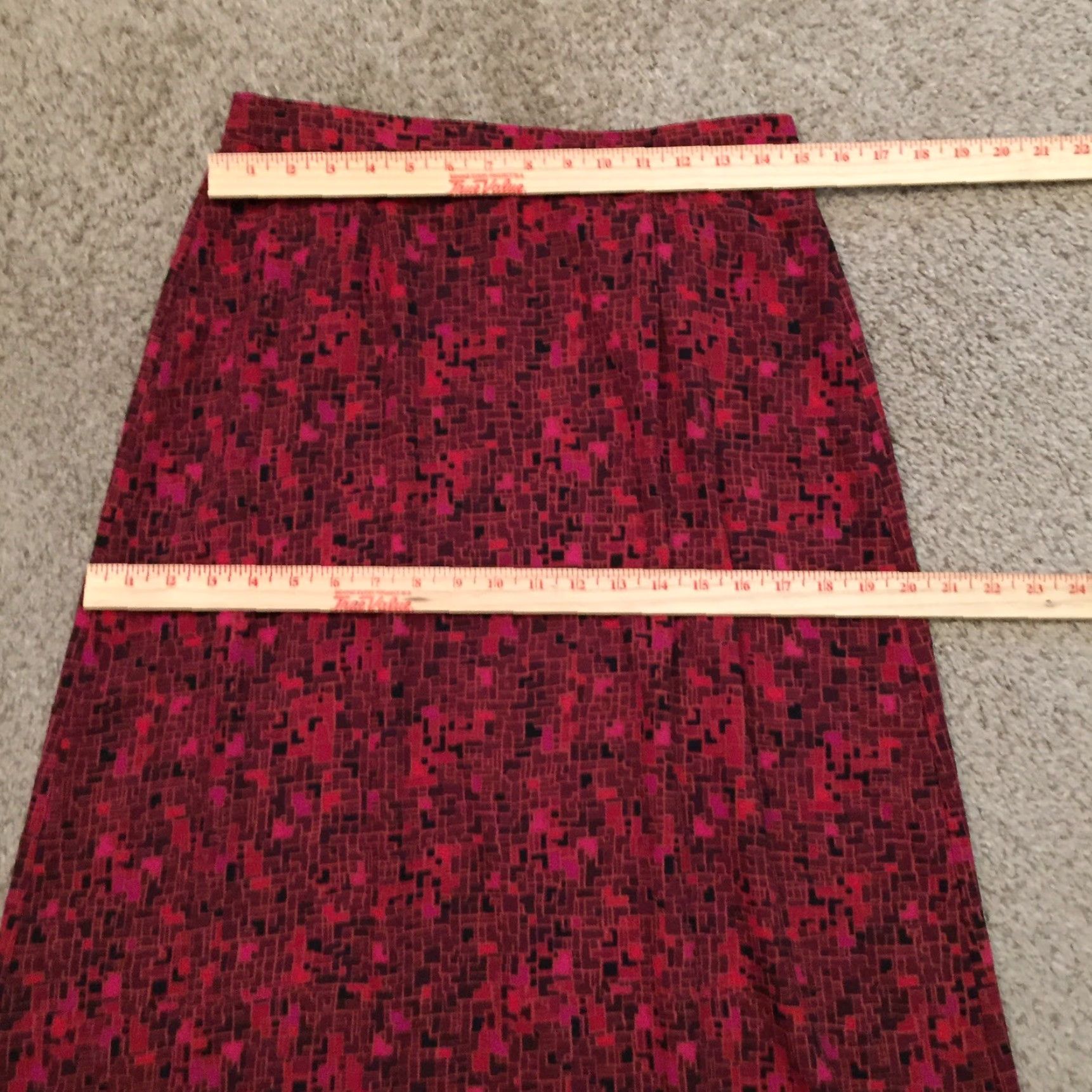 Vintage Sag Harbor Skirt PM Petite Red Geometric Maxi Long Unlined Women Pelttes Sag Harbor Shirt Size 32" / US 10 / IT 46 - 2 Thumbnail