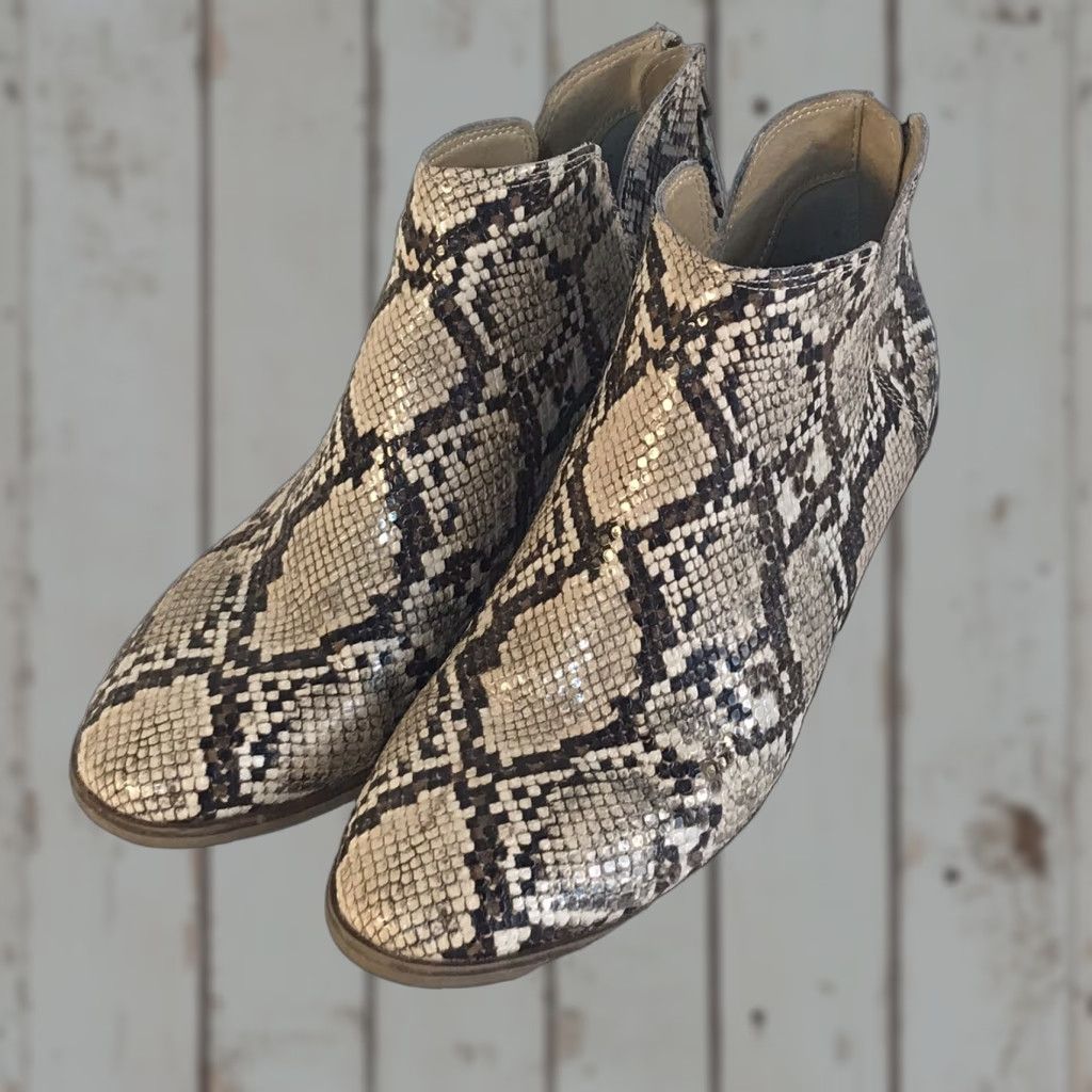 Vintage Michael Shannon Faux Snakeskin Ankle Booties Womens Size 7.5 Casual Parties Travel Block Heel Size US 7.5 / IT 37.5 - 1 Thumbnail
