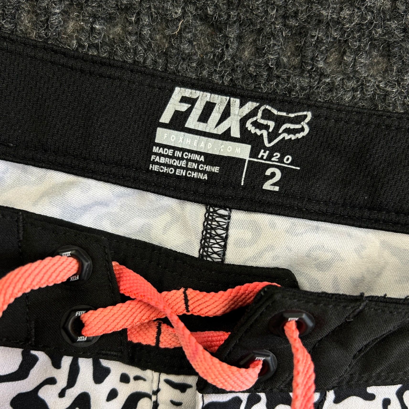 Fox Racing VINTAGE Fox Racing H2O Womens Board Shorts Swim Trunks Leopard Print Black White Size 30" / US 8 / IT 44 - 2 Thumbnail