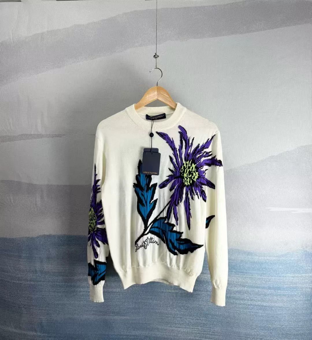 Louis Vuitton louis vuitton white floral knit sweater Size XS / US 0-2 / IT 36-38 - 1 Thumbnail