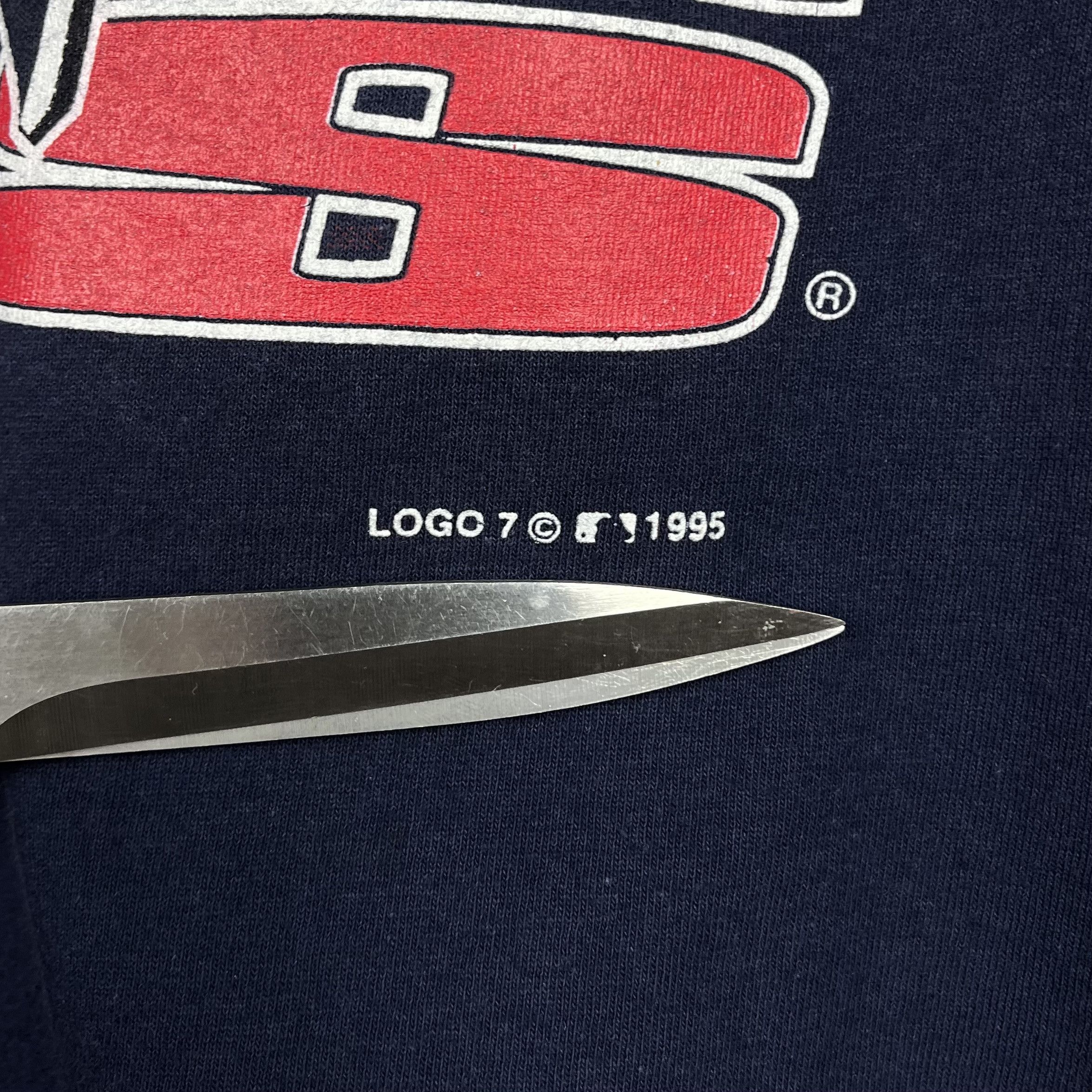 MLB Vintage MLB Cleveland Indians Rare Big Logo T Shirt 1995 Size US XL / EU 56 / 4 - 15 Thumbnail