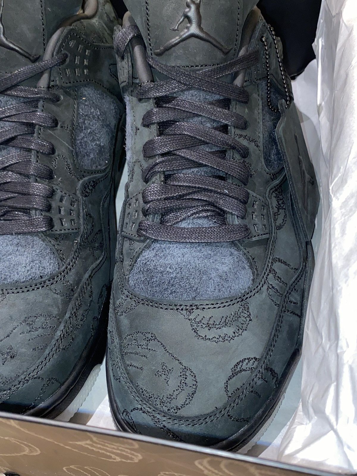 Jordan Brand × Kaws × Nike Jordan 4 Retro KAWS Black Size US 12 / EU 45 - 4 Thumbnail