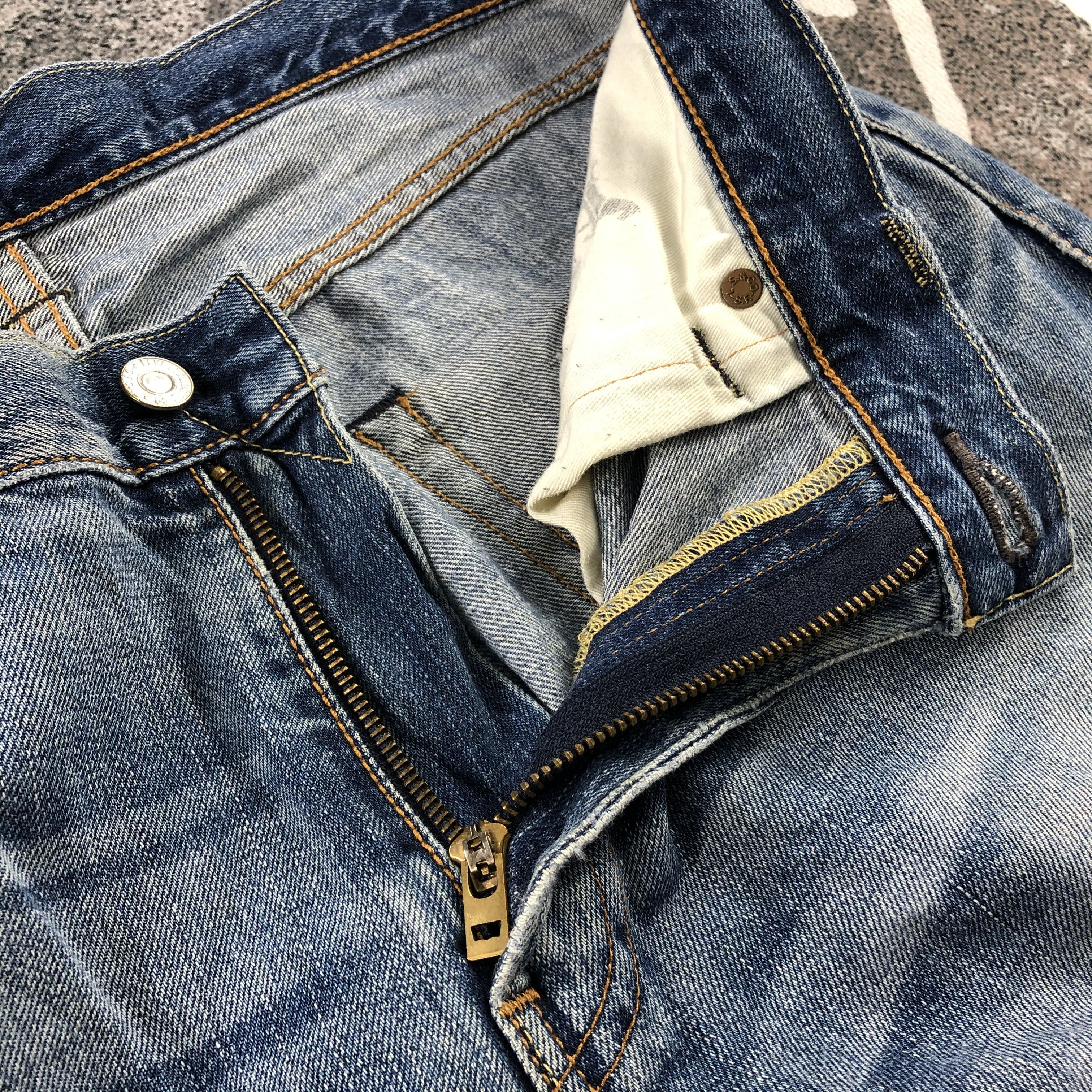 Levi's Vintage Levis 502 Jeans Faded Blue Denim KJ856 Size US 34 / EU 50 - 11 Thumbnail