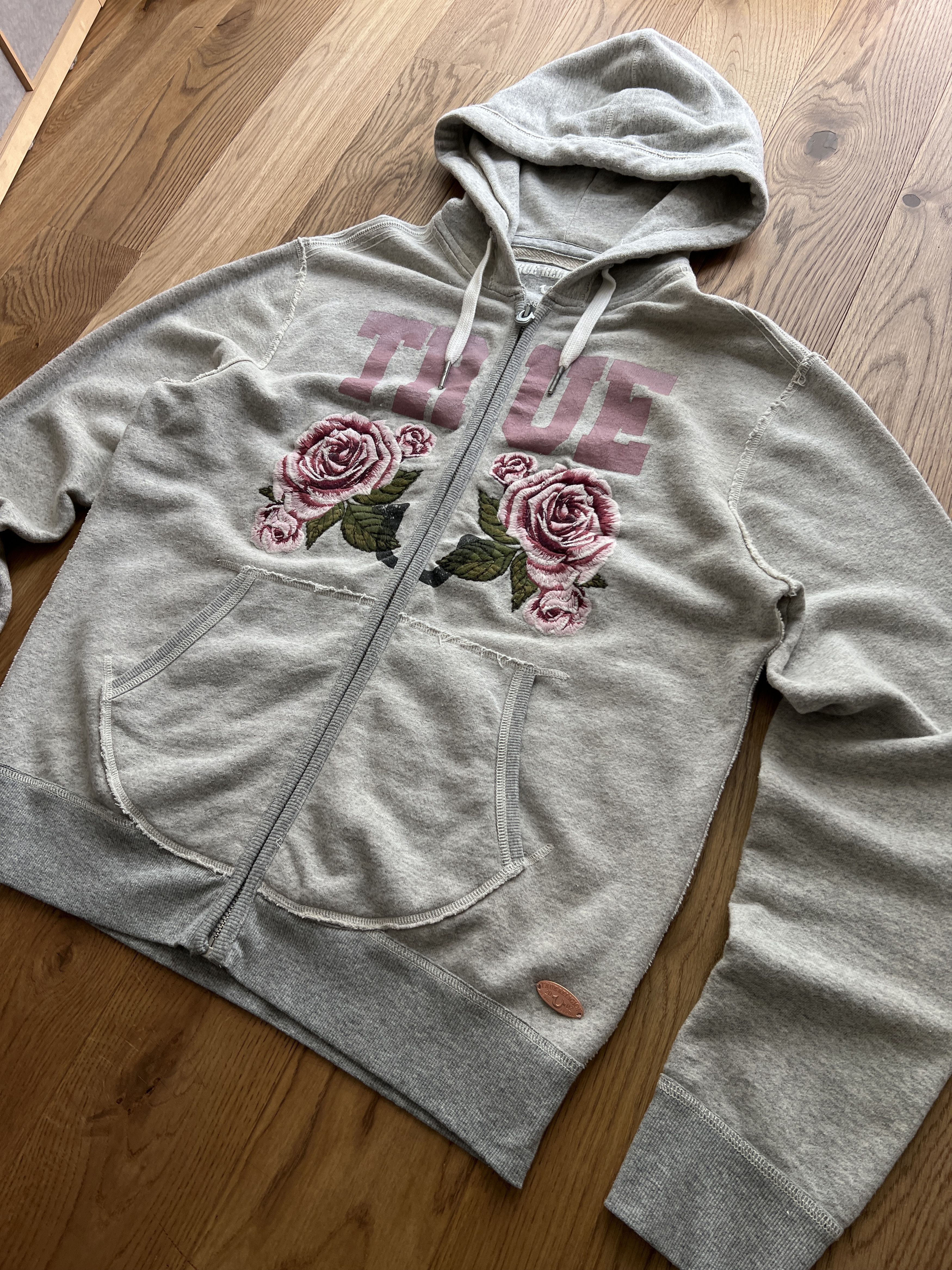 True Religion True Religion Zip up hoodie roses baggy embroidered japanese Size US XXL / EU 58 / 5 - 2 Thumbnail