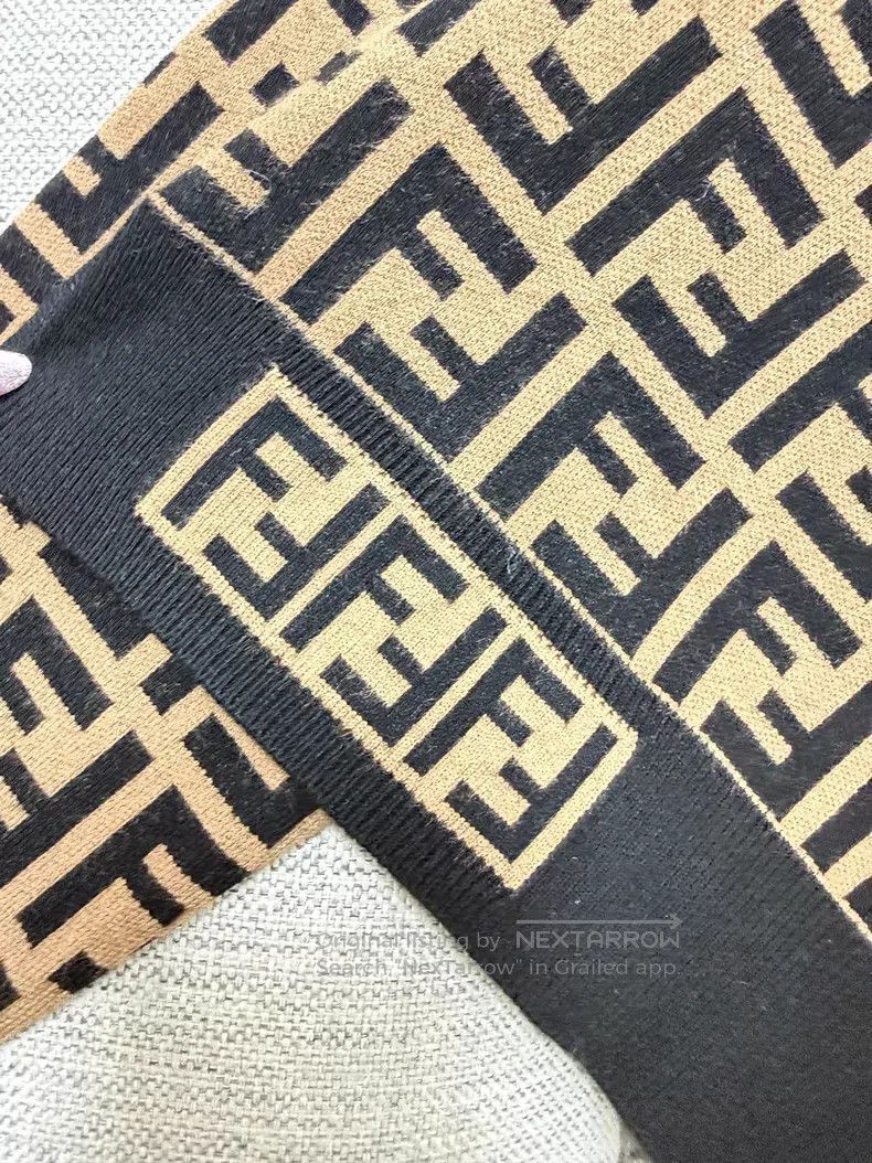 Fendi Fendi Brown and Black Printed Logo Long Sleeve Knit Top Size S / US 4 / IT 40 - 4 Thumbnail